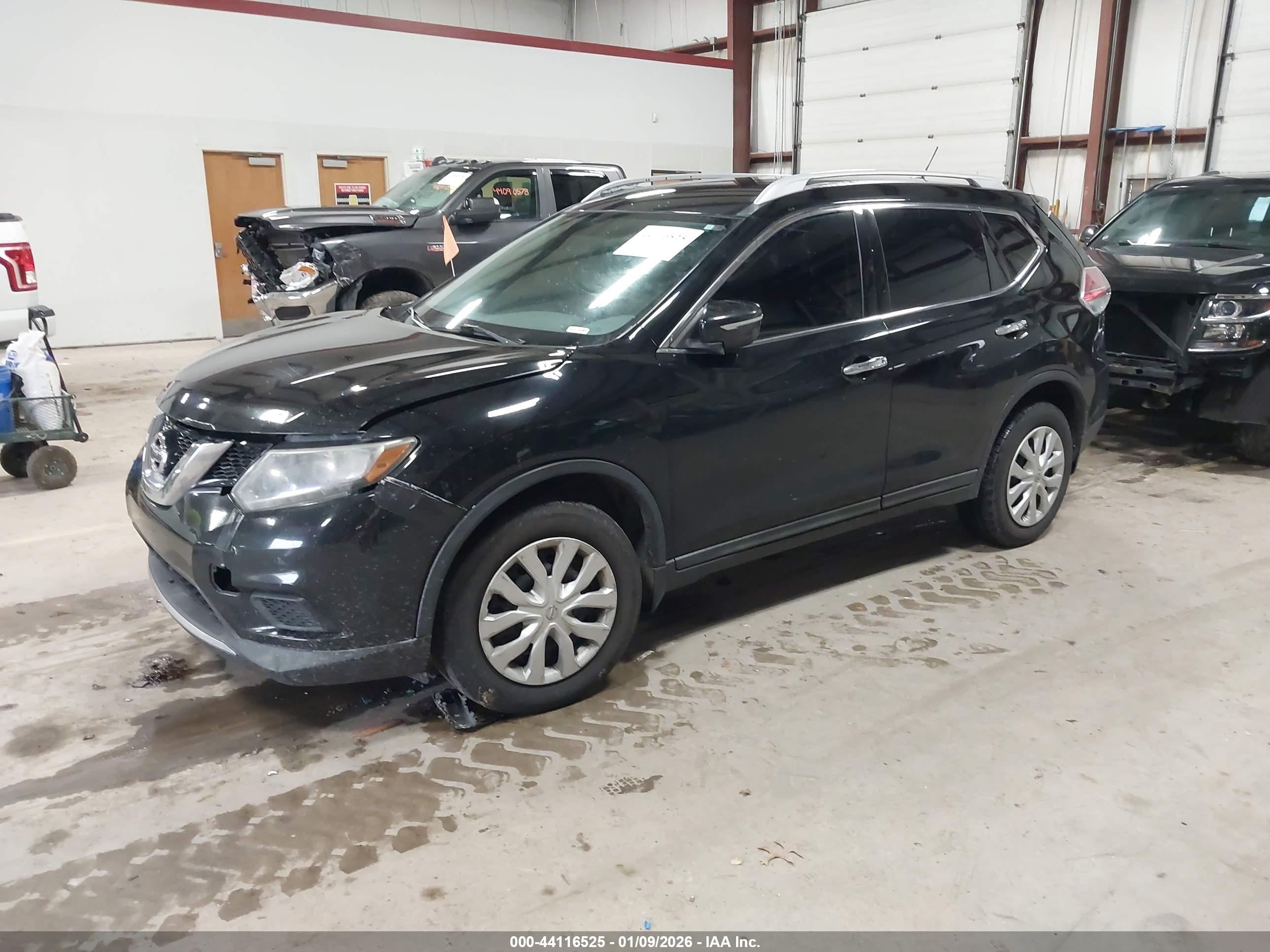 NISSAN ROGUE image 2