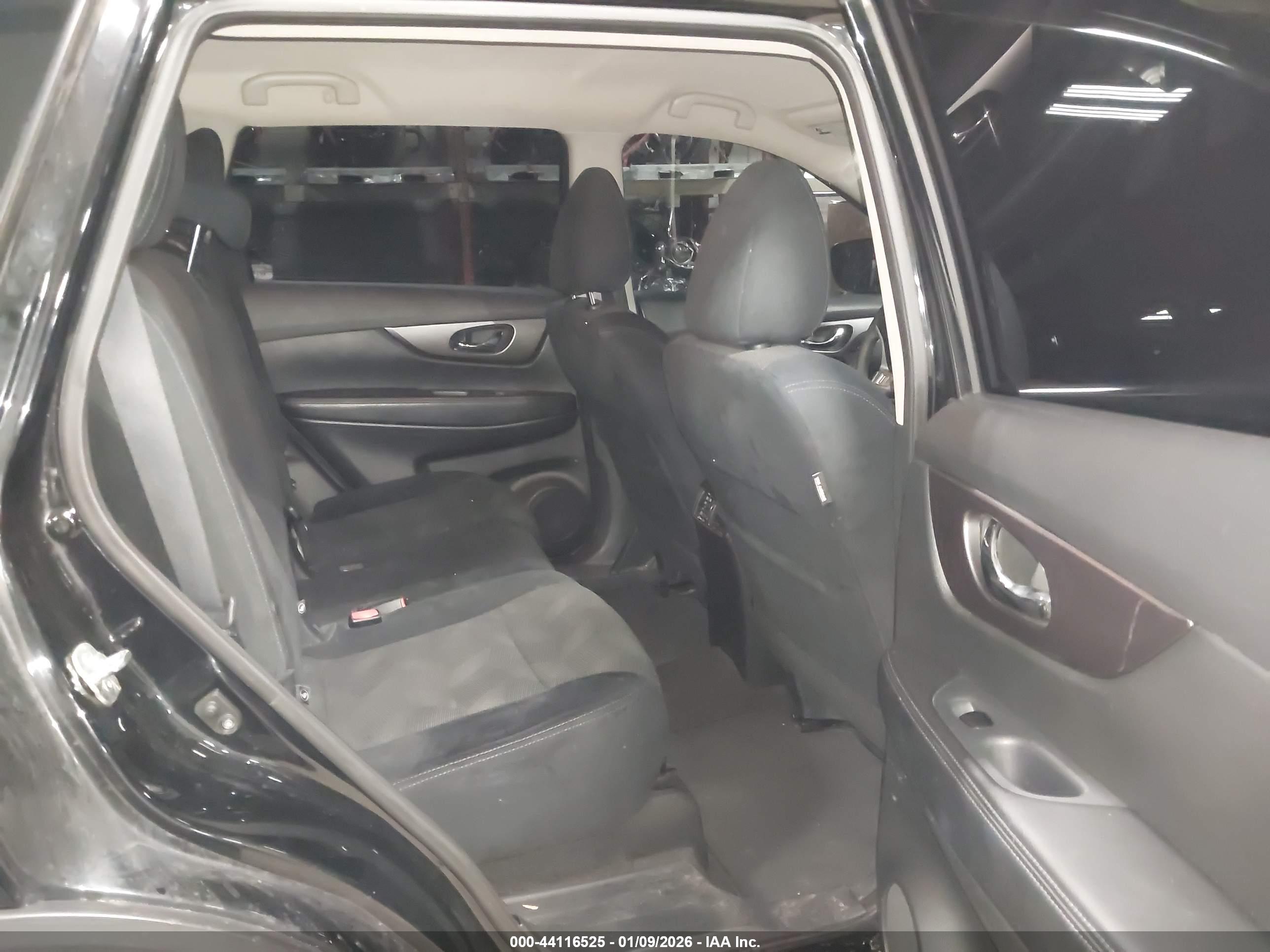 NISSAN ROGUE image 8