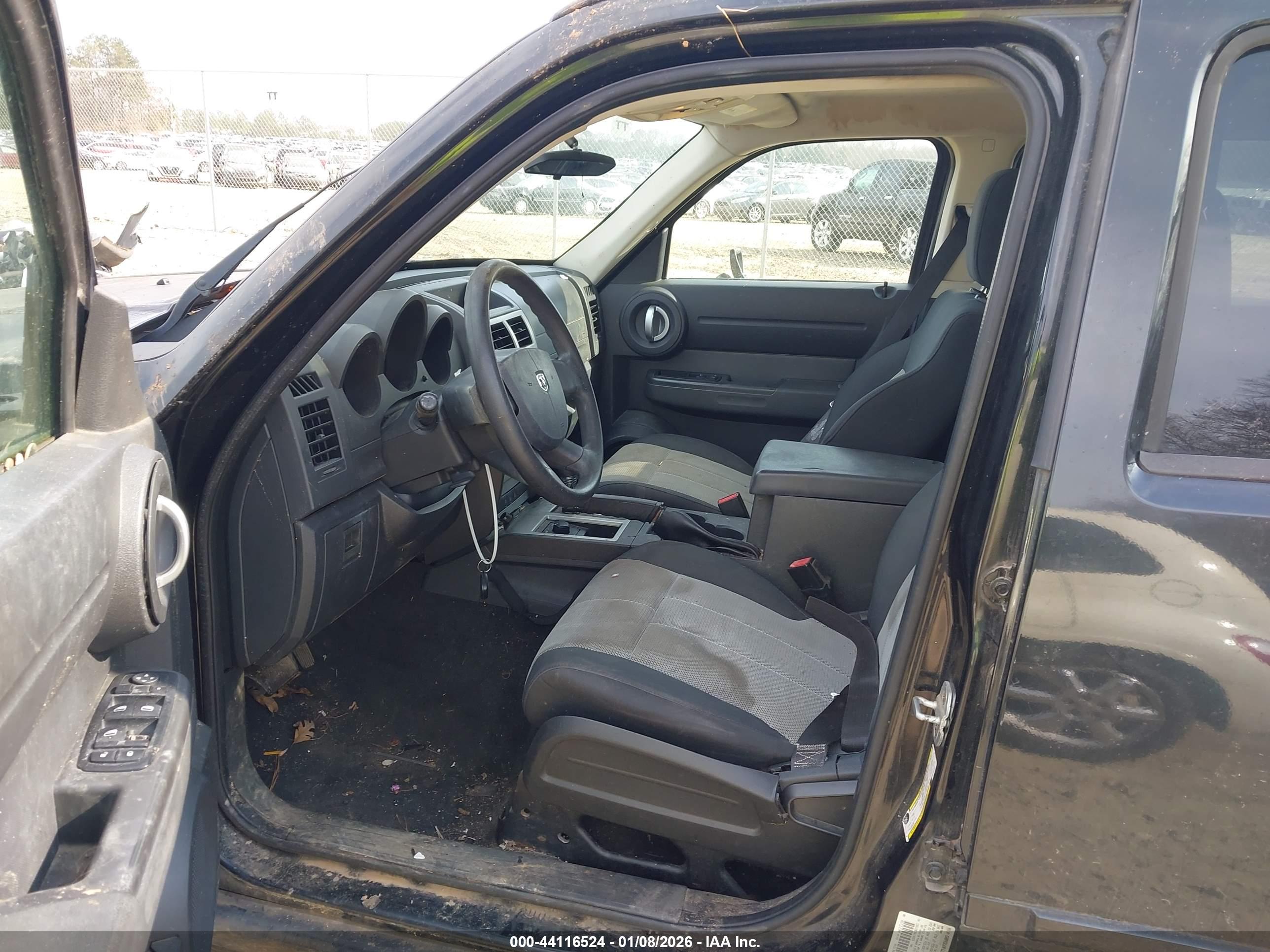 DODGE NITRO image 5