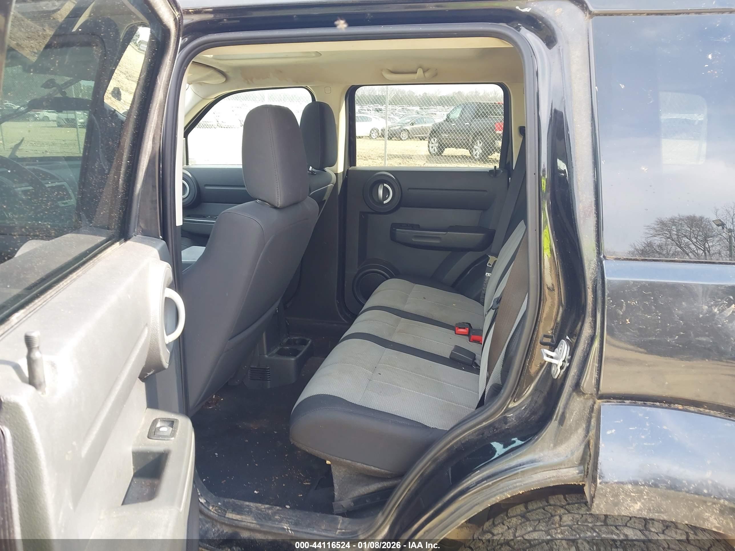 DODGE NITRO image 8