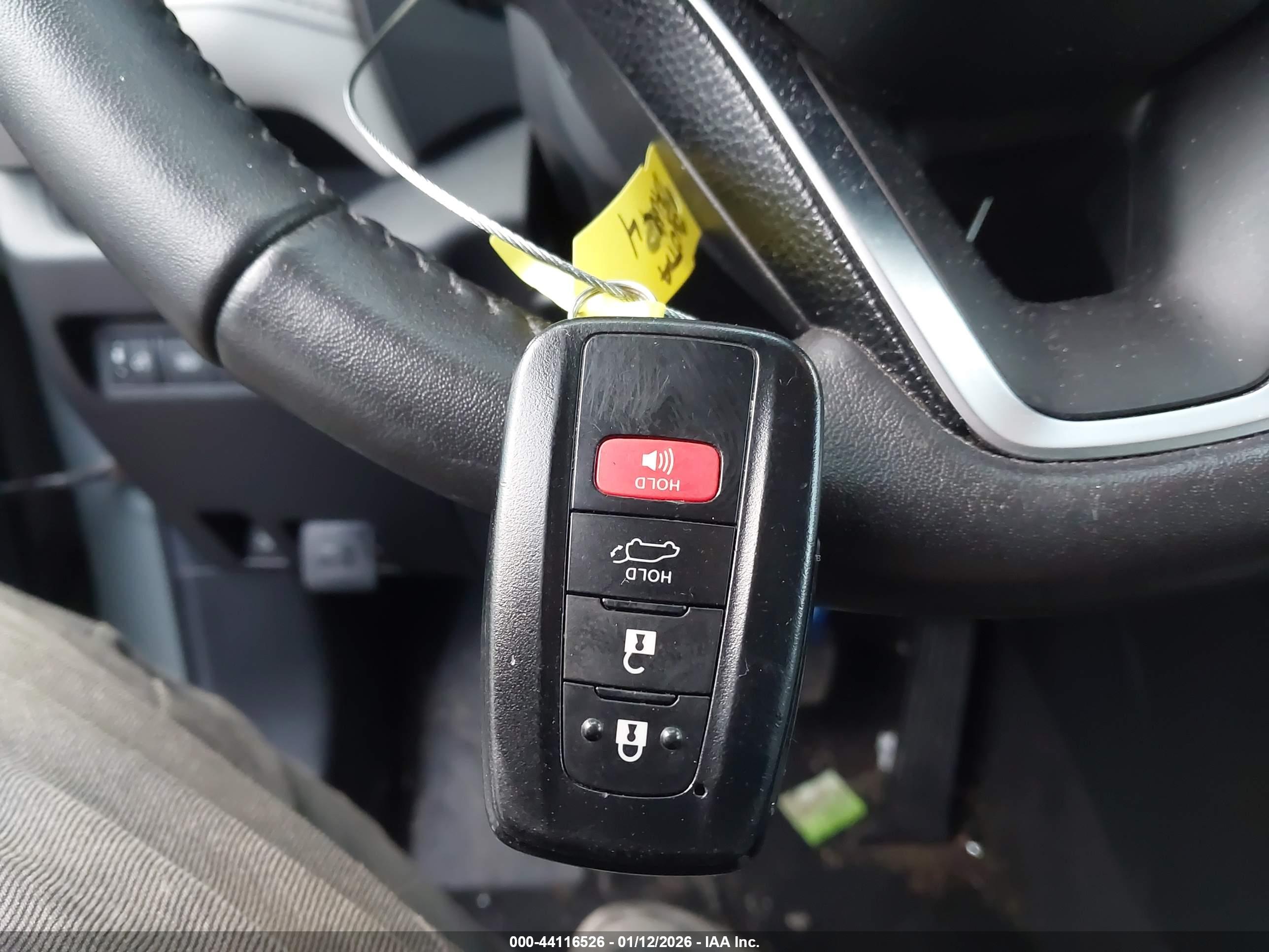 TOYOTA RAV4 image 11