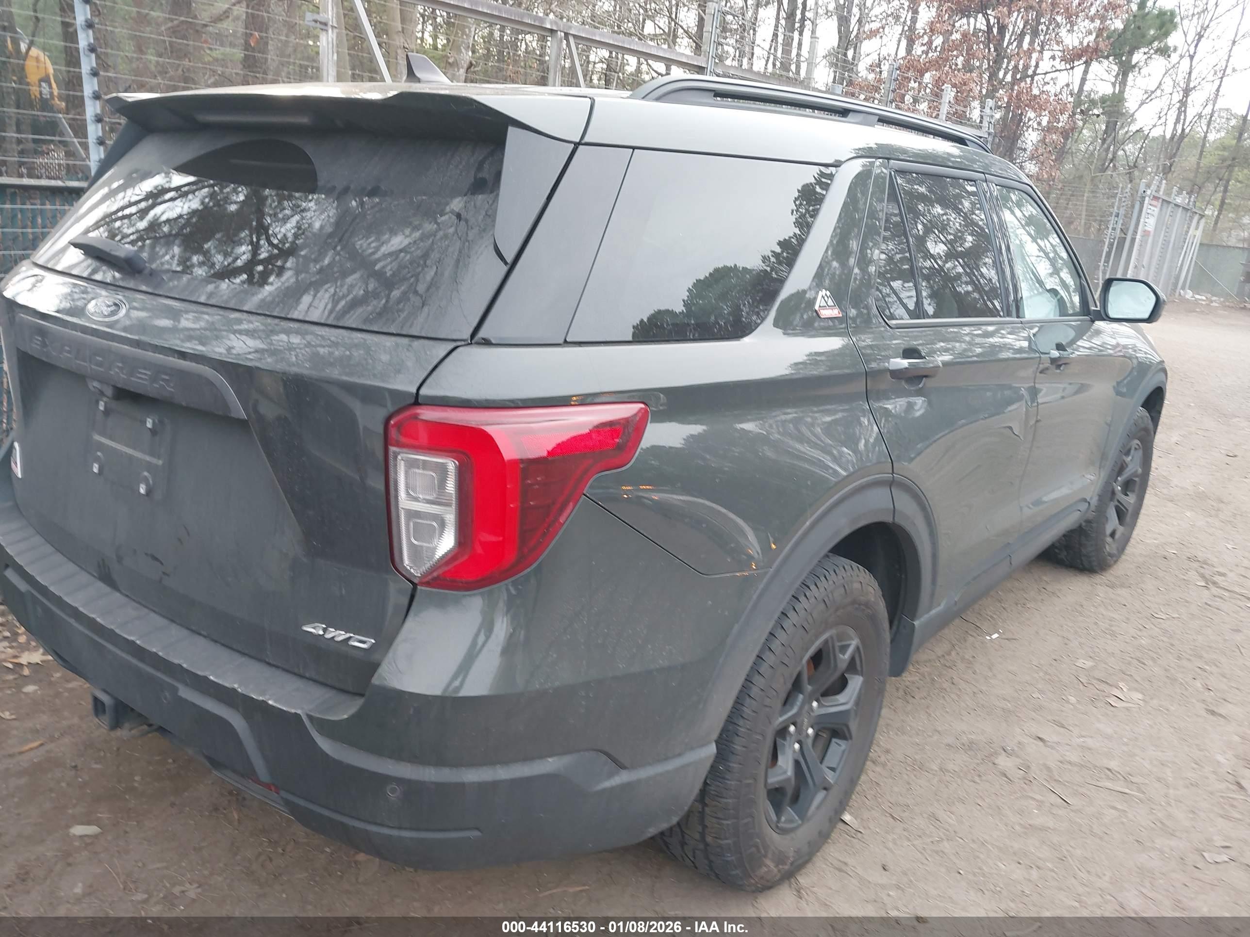 FORD EXPLORER image 4