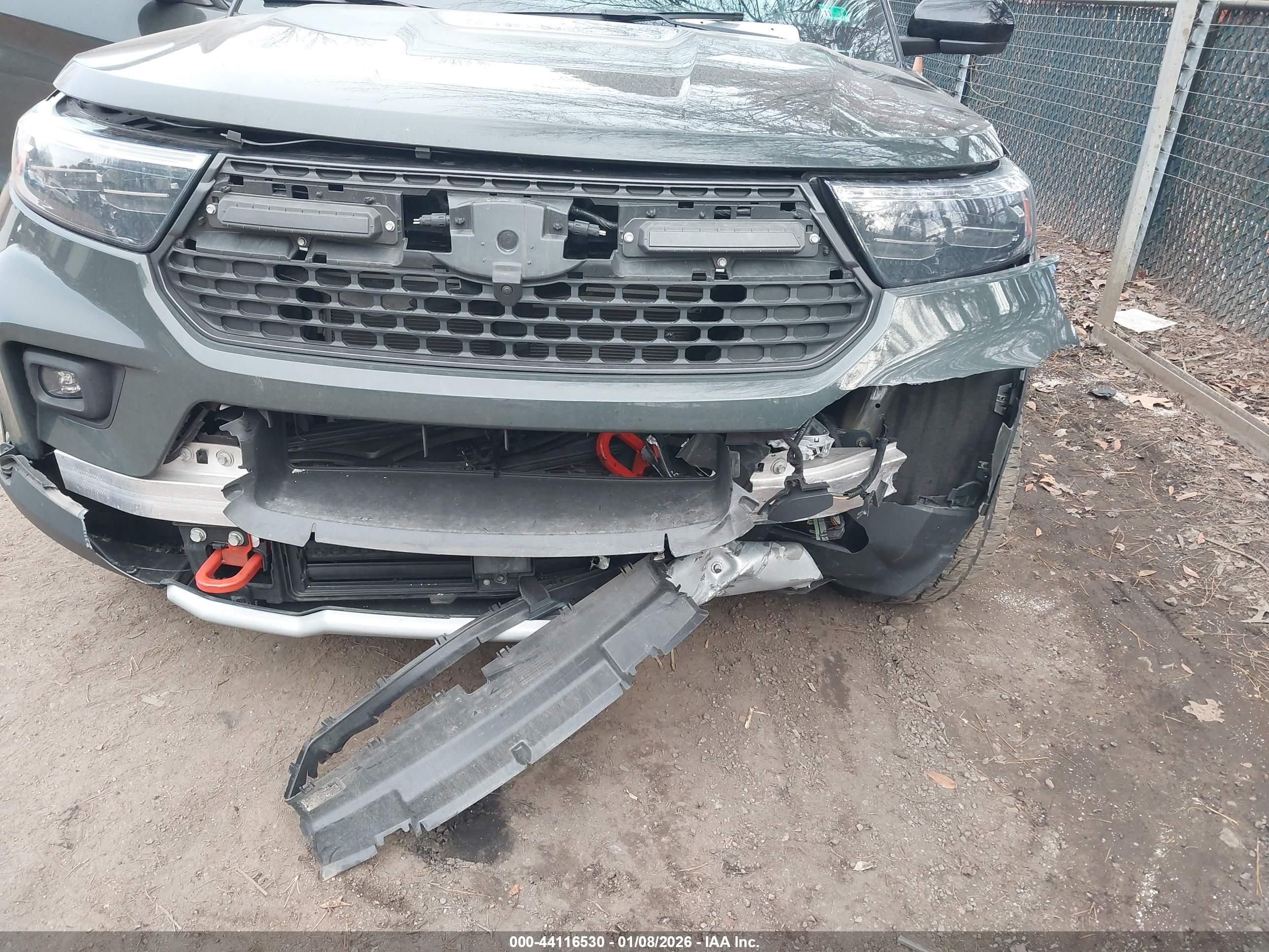 FORD EXPLORER image 6