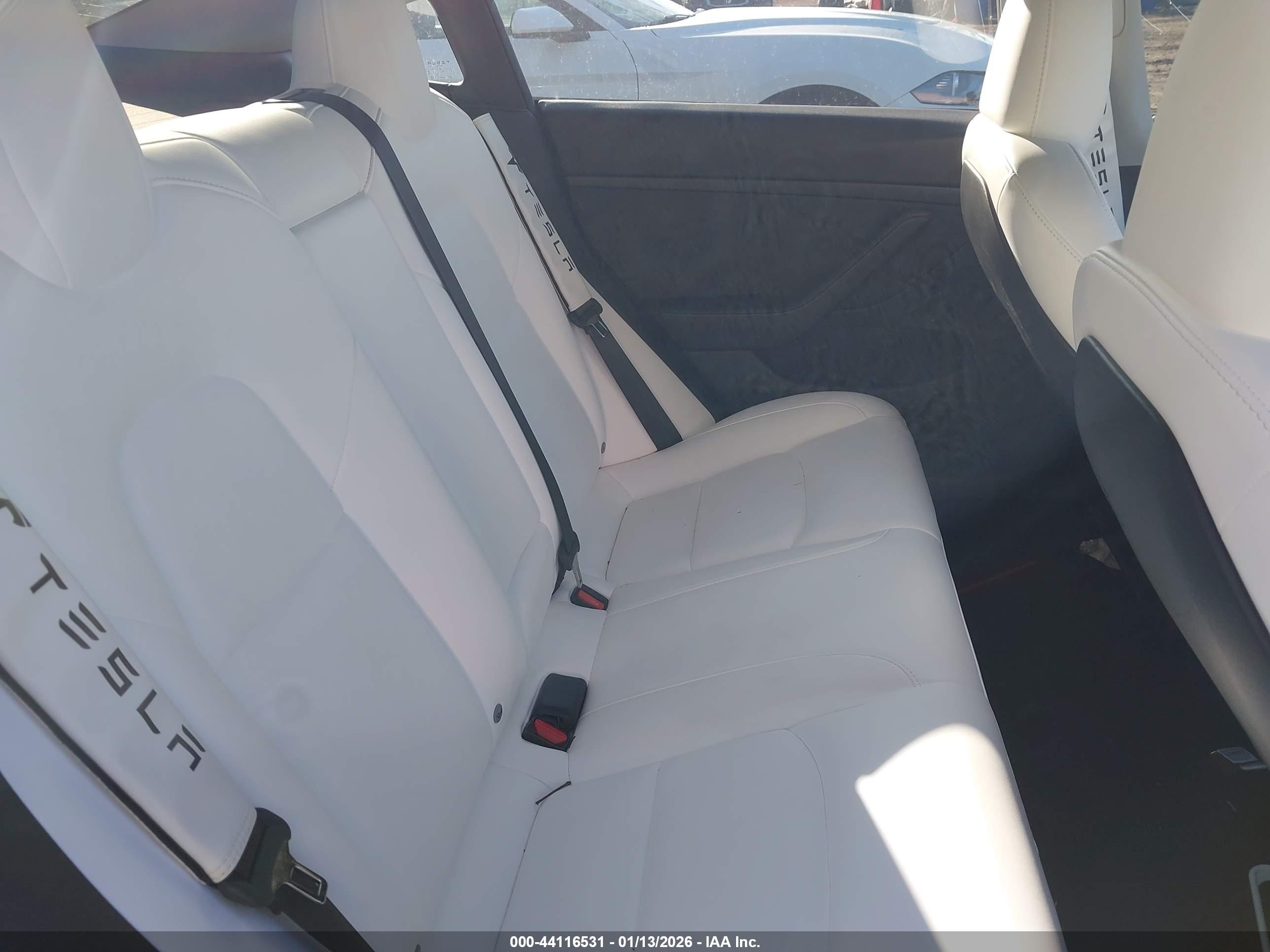 TESLA MODEL image 8