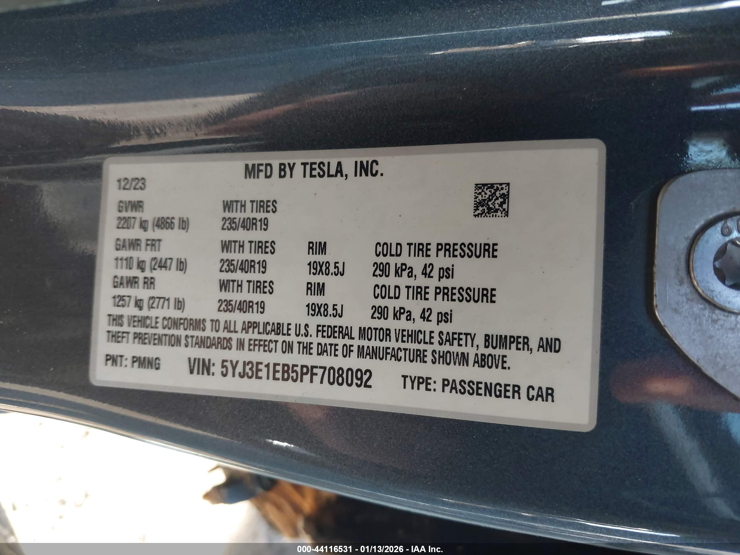 TESLA MODEL image 9