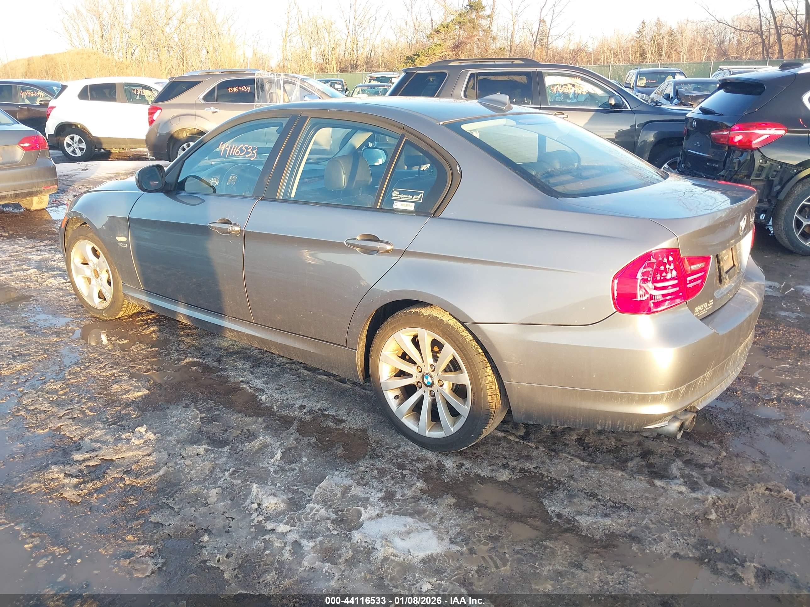 BMW 328I image 3