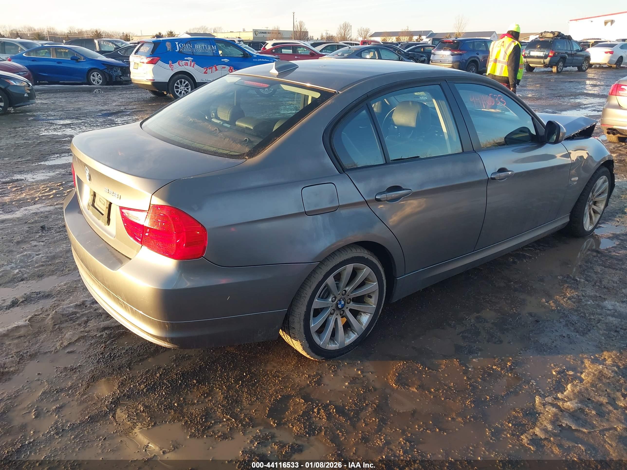 BMW 328I image 4