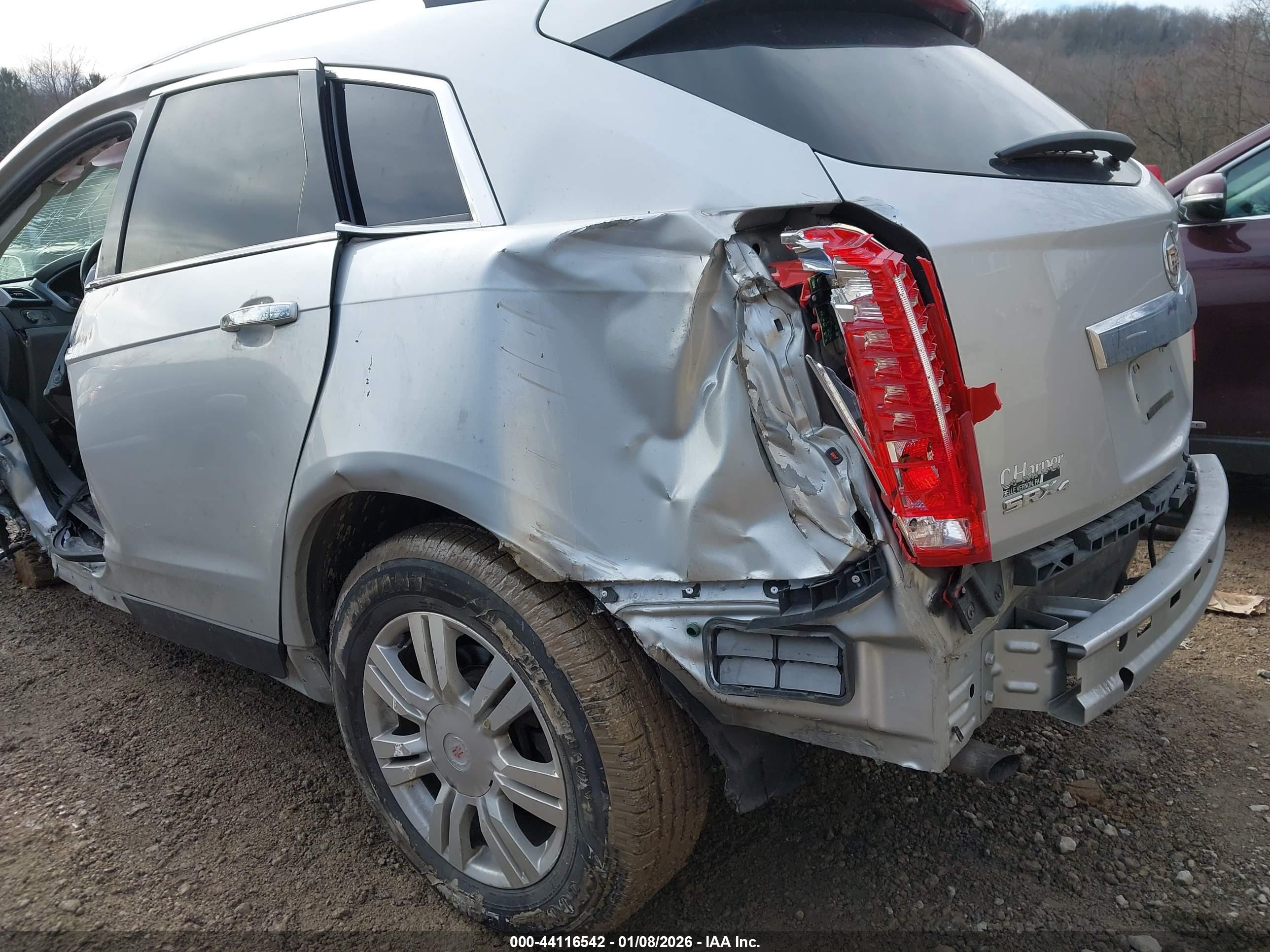 CADILLAC SRX image 6