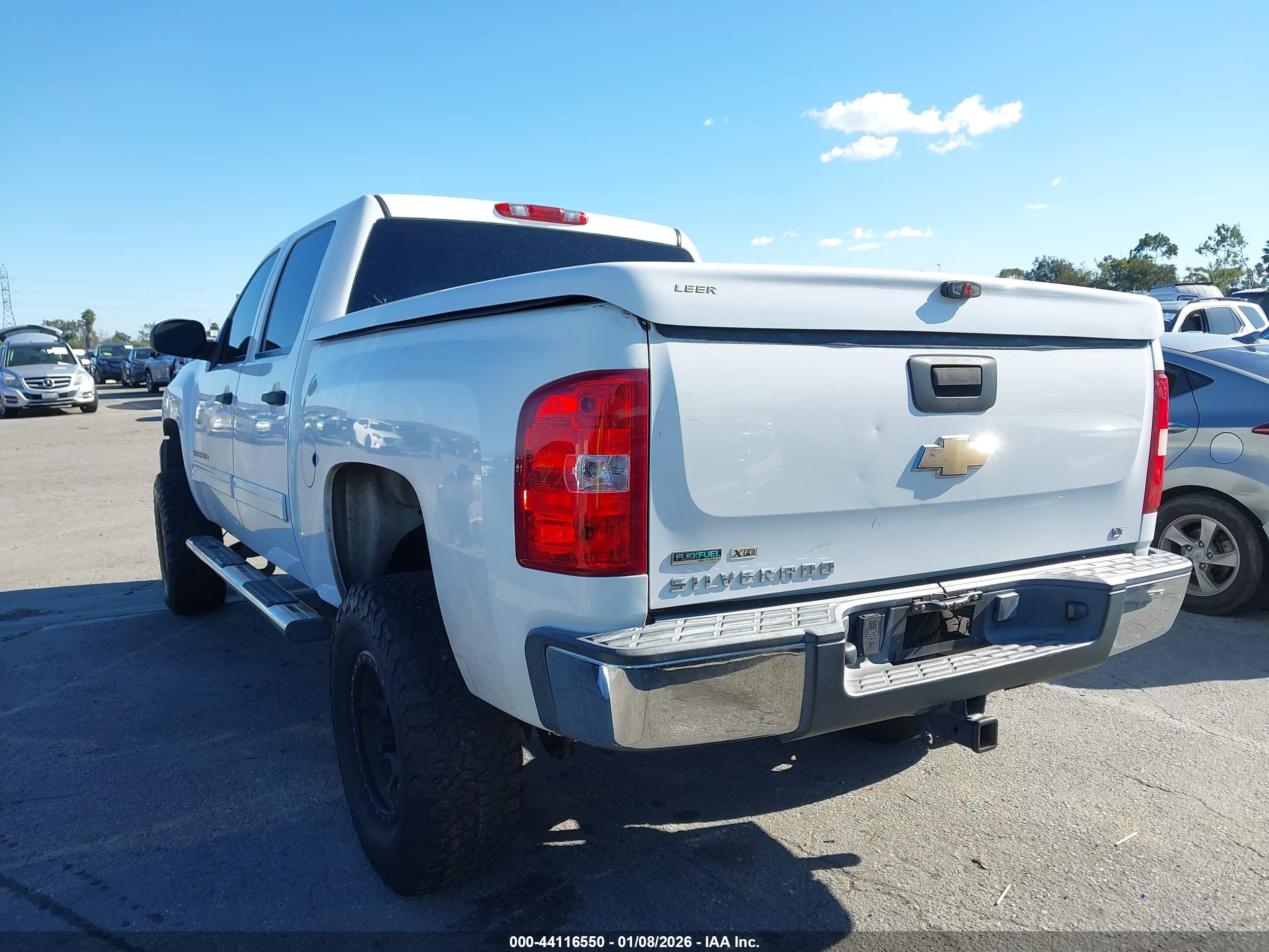 CHEVROLET SILVERADO image 3