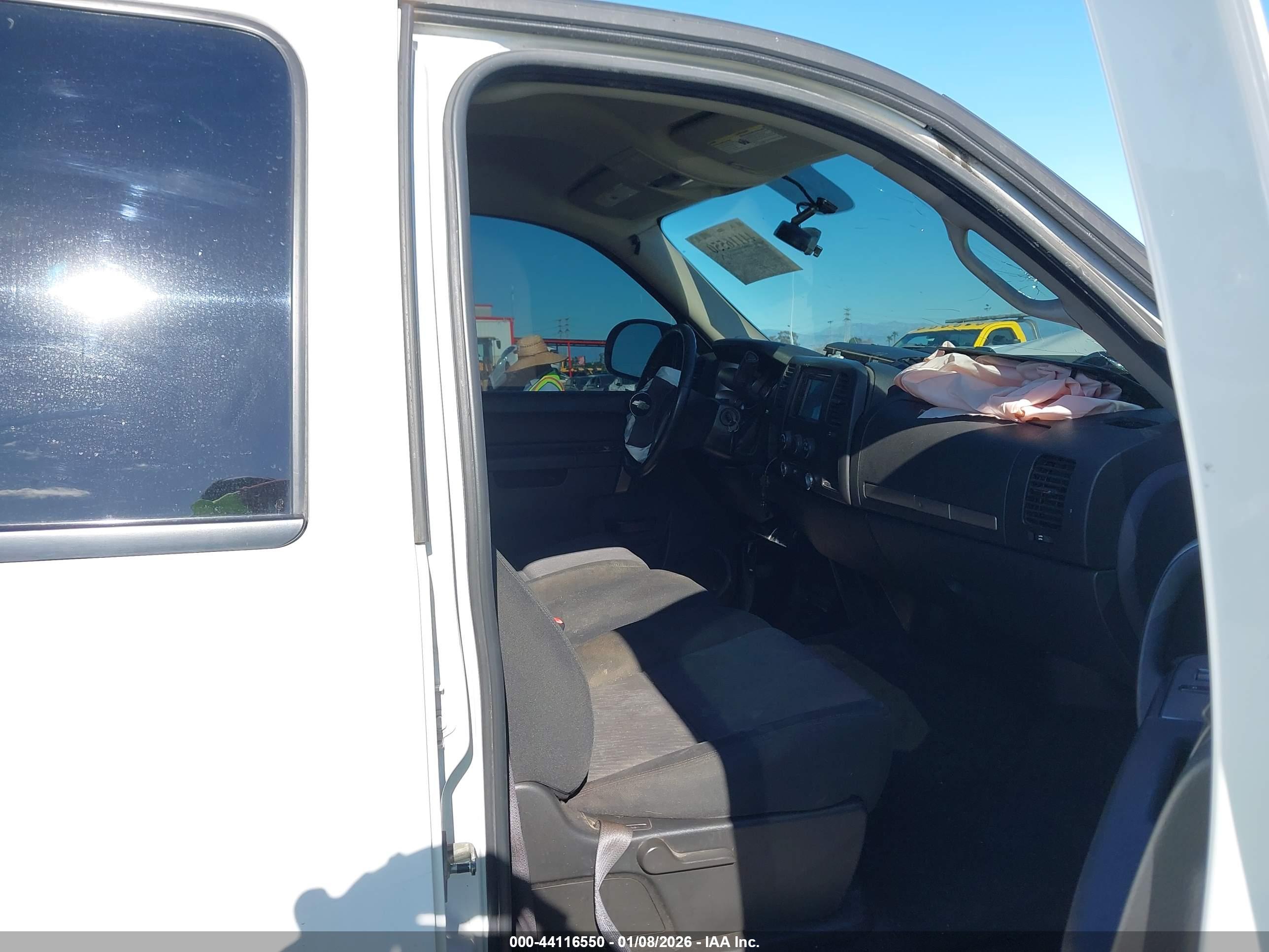 CHEVROLET SILVERADO image 5