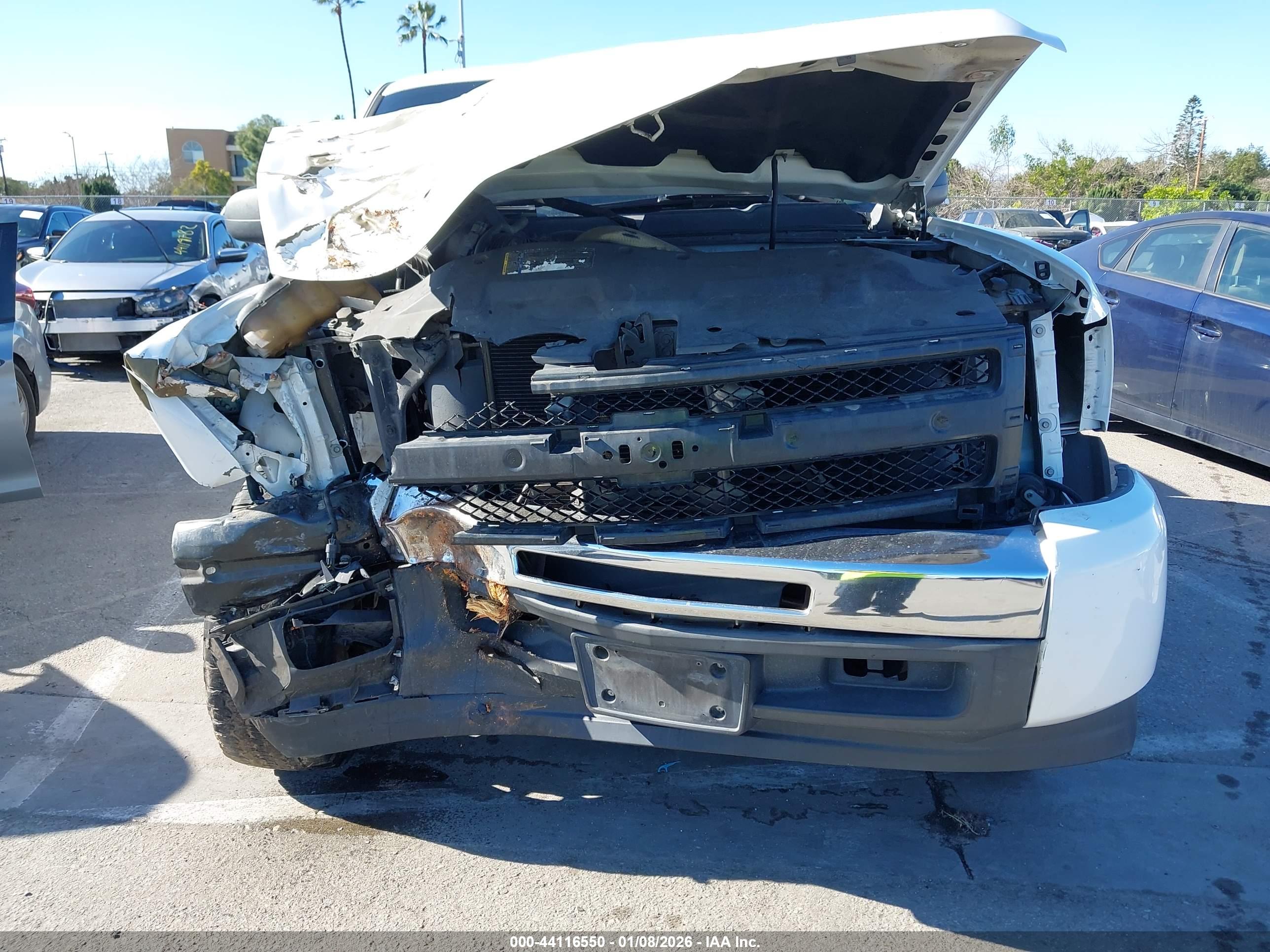CHEVROLET SILVERADO image 6