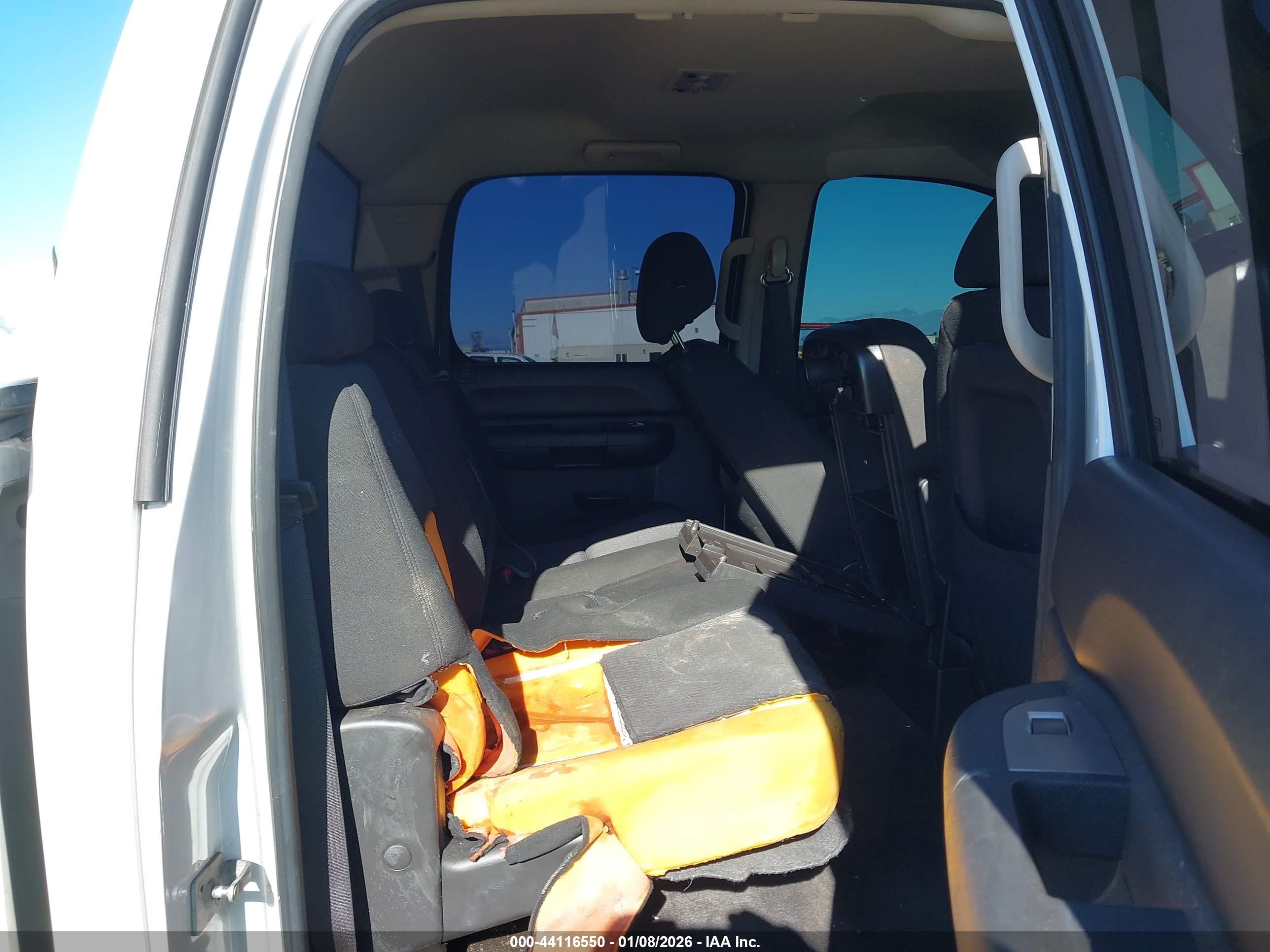 CHEVROLET SILVERADO image 8
