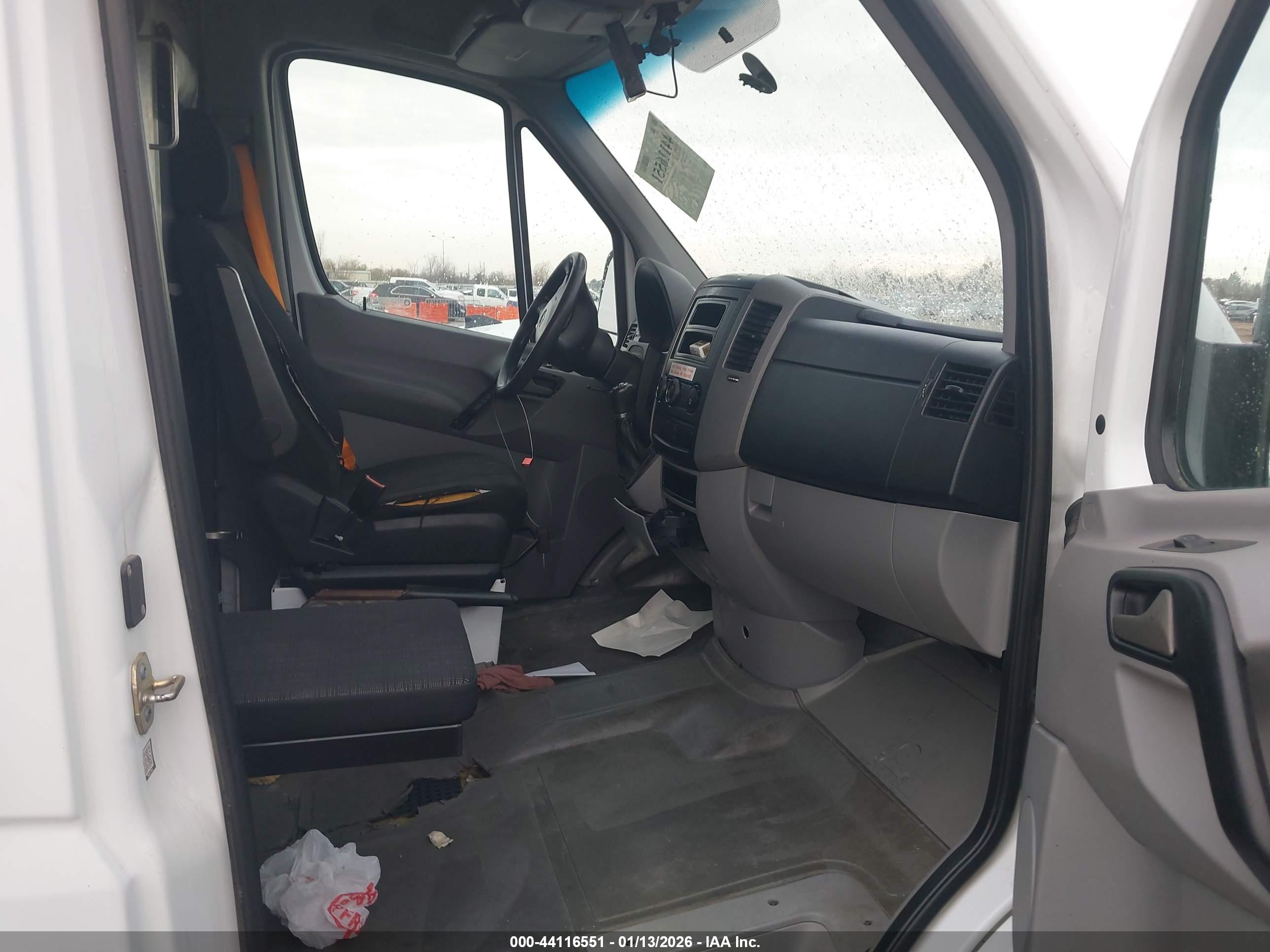 MERCEDES-BENZ SPRINTER image 5