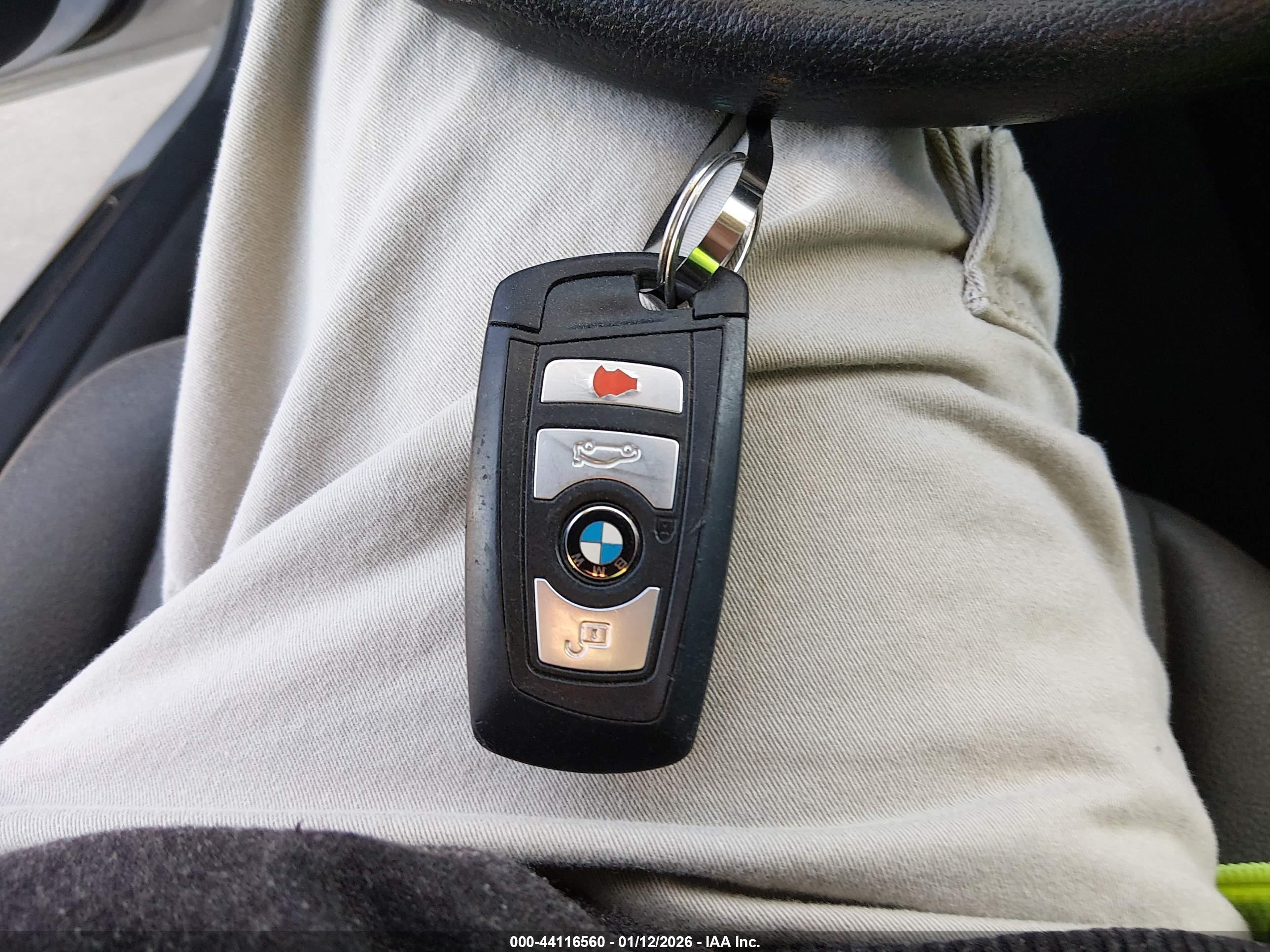 BMW 320I image 11