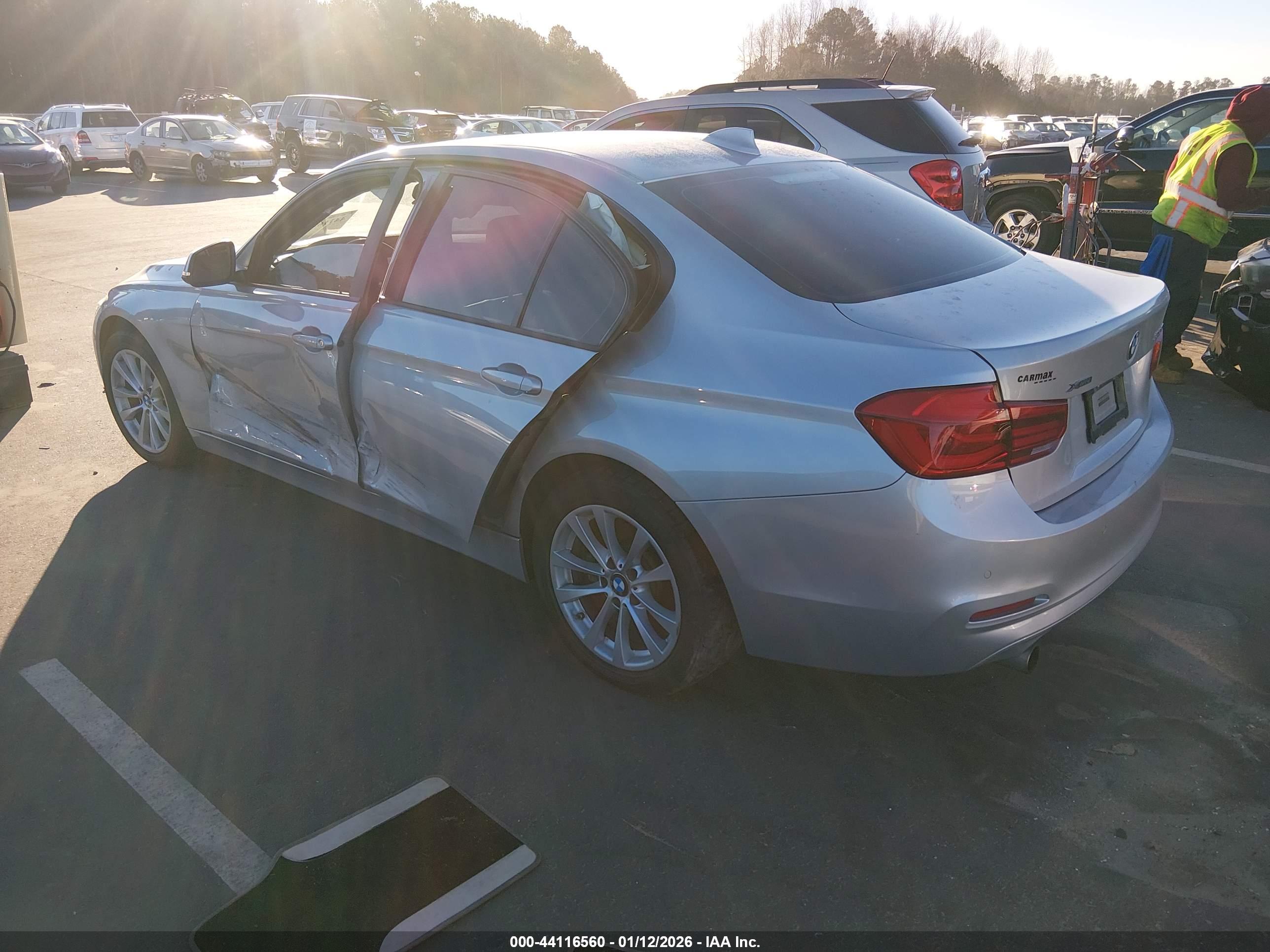 BMW 320I image 3