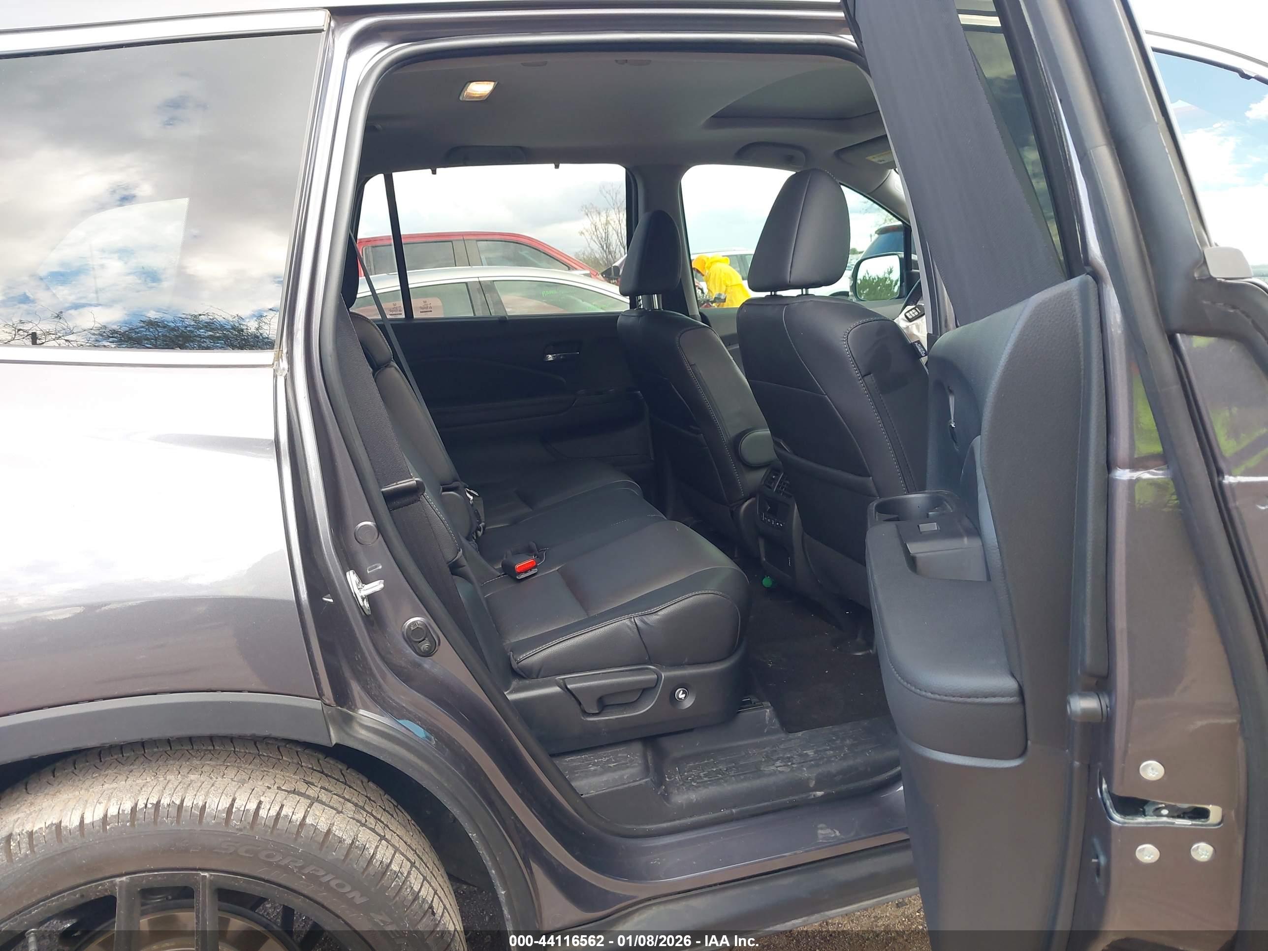 HONDA PILOT image 8