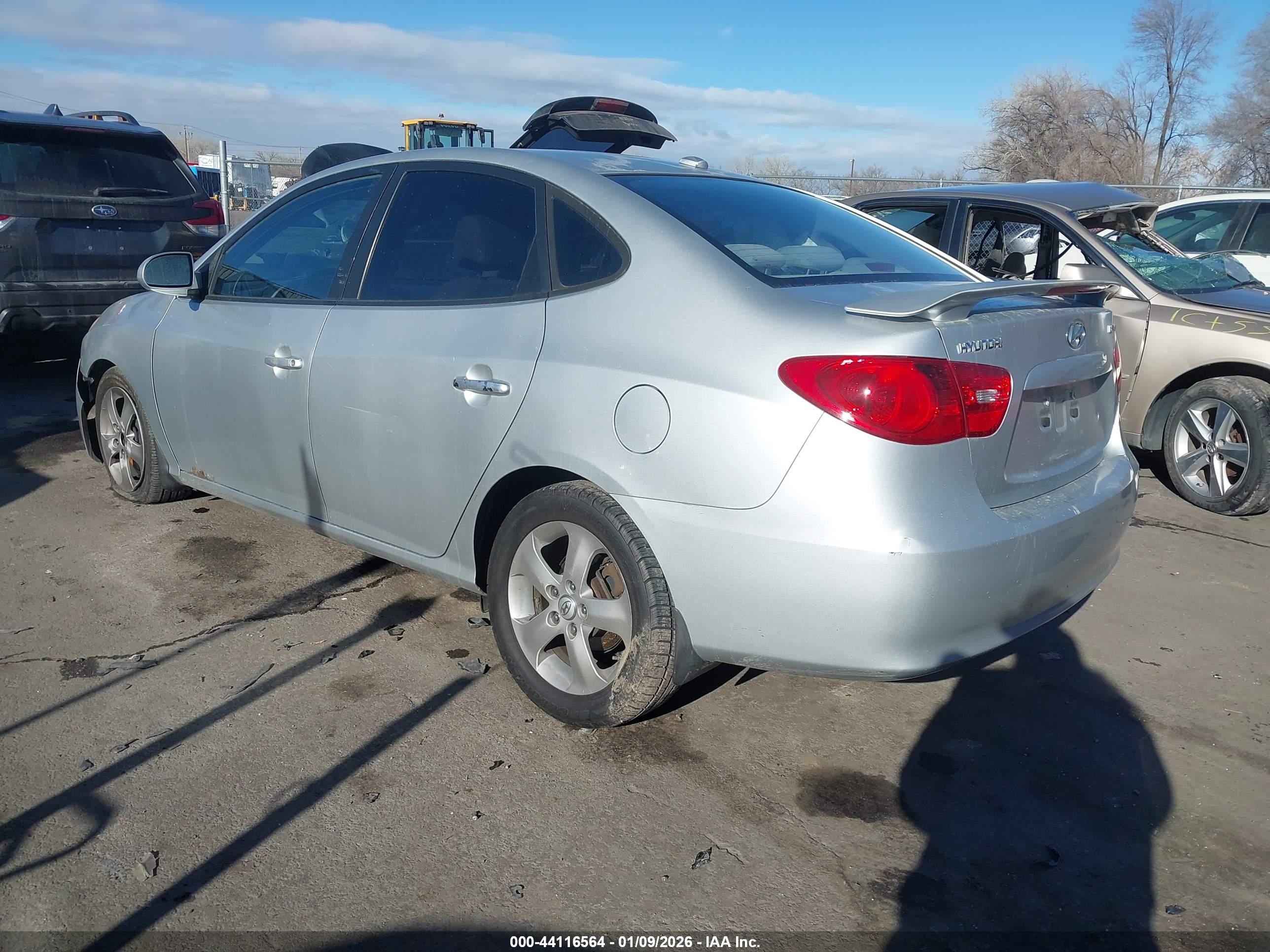 HYUNDAI ELANTRA image 3