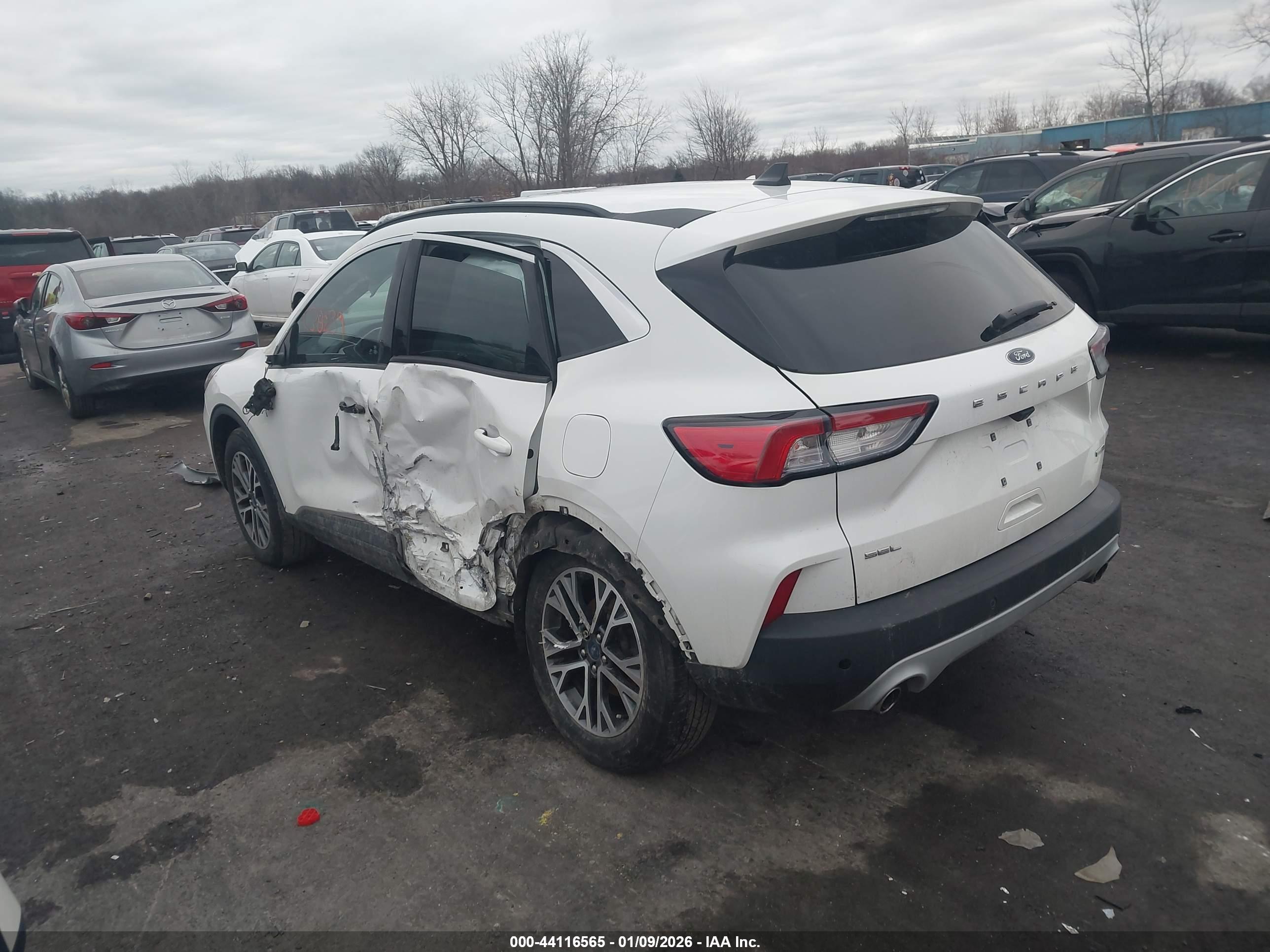 FORD ESCAPE image 3