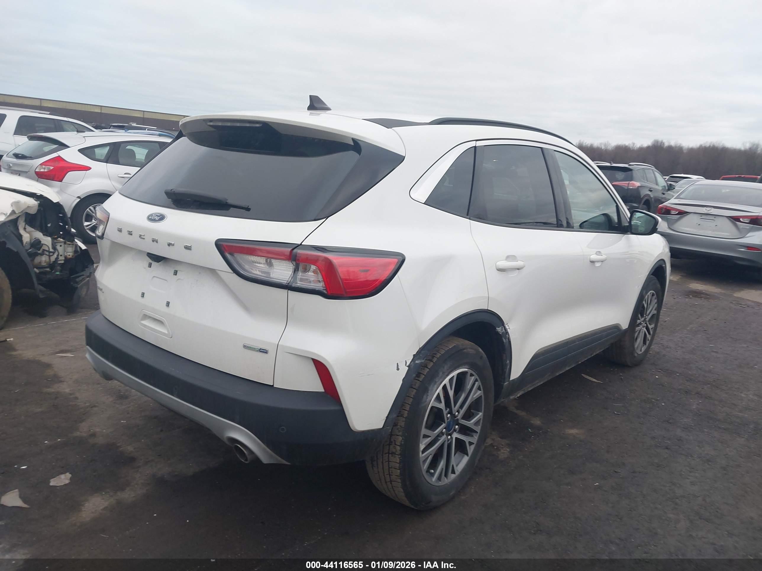 FORD ESCAPE image 4