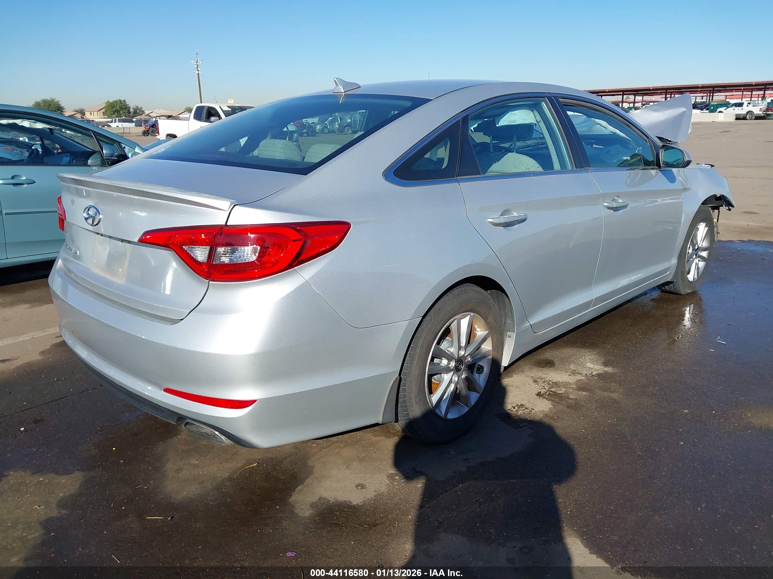 HYUNDAI SONATA image 4