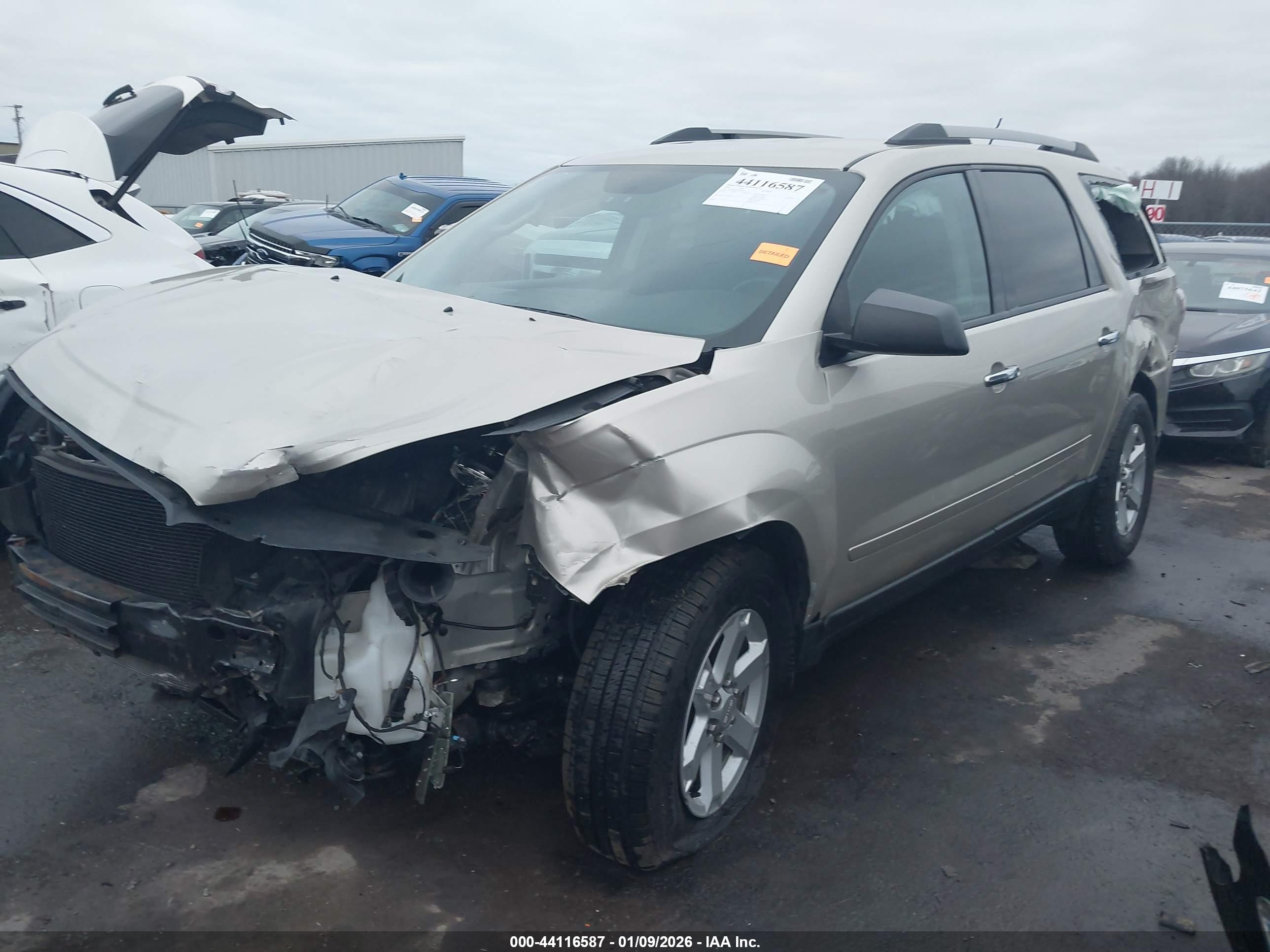 GMC ACADIA image 2