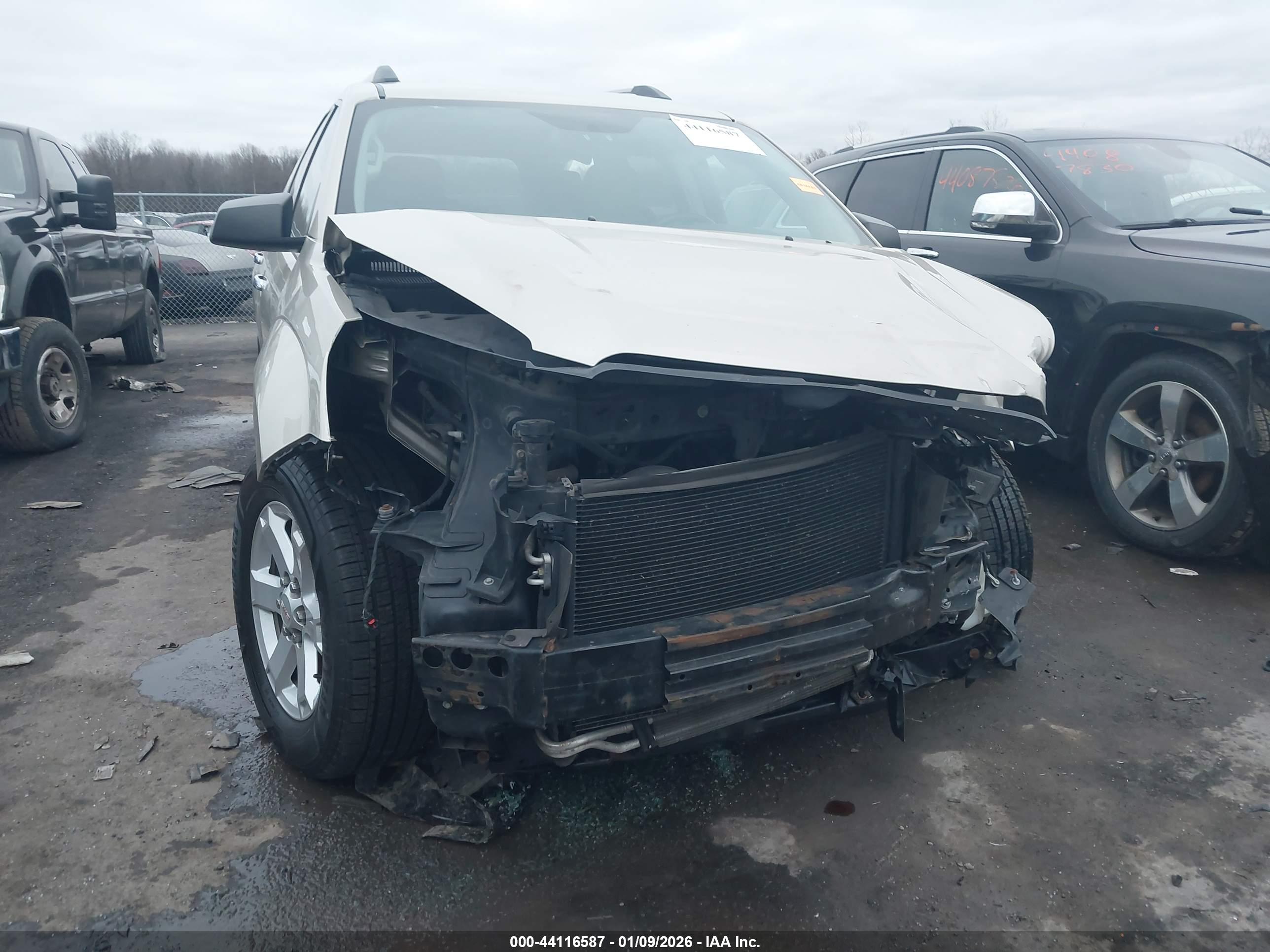 GMC ACADIA image 6