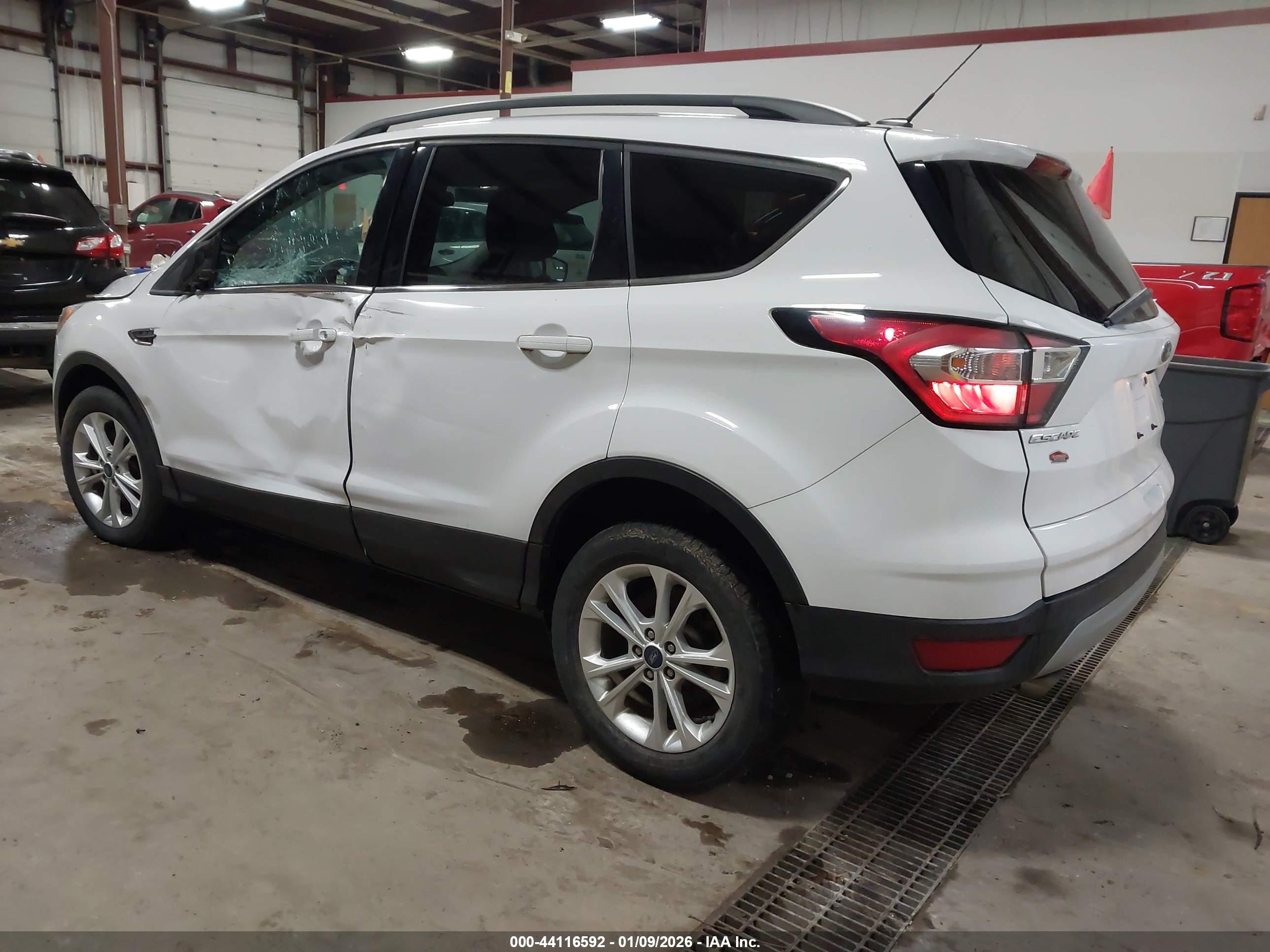 FORD ESCAPE image 3