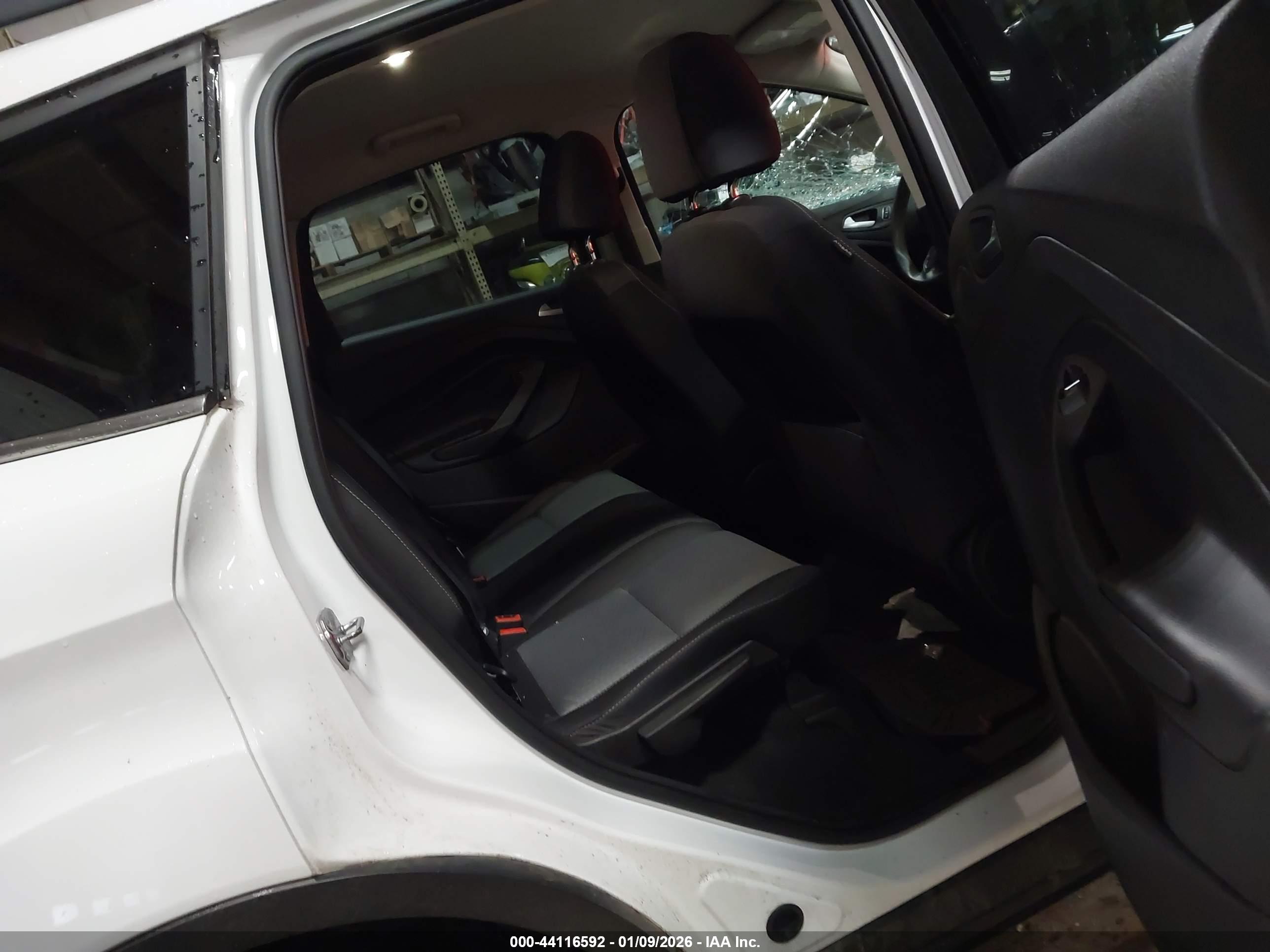 FORD ESCAPE image 8