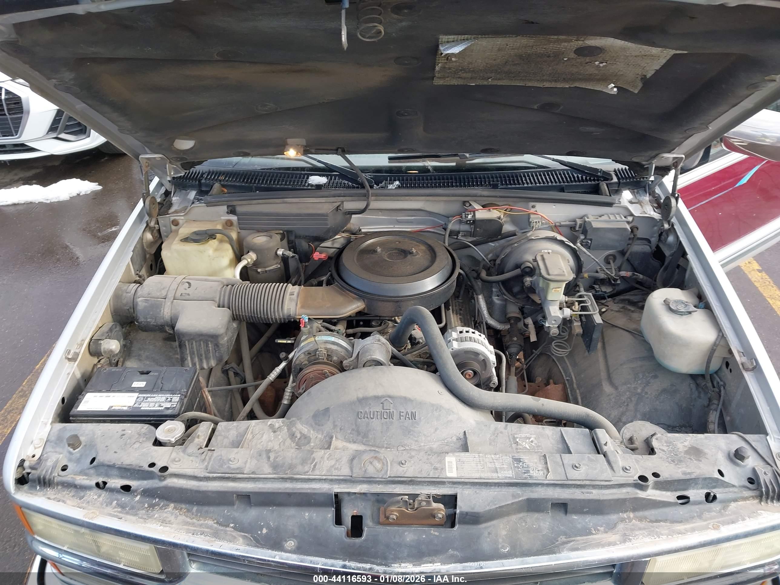 CHEVROLET GMT-400 image 10