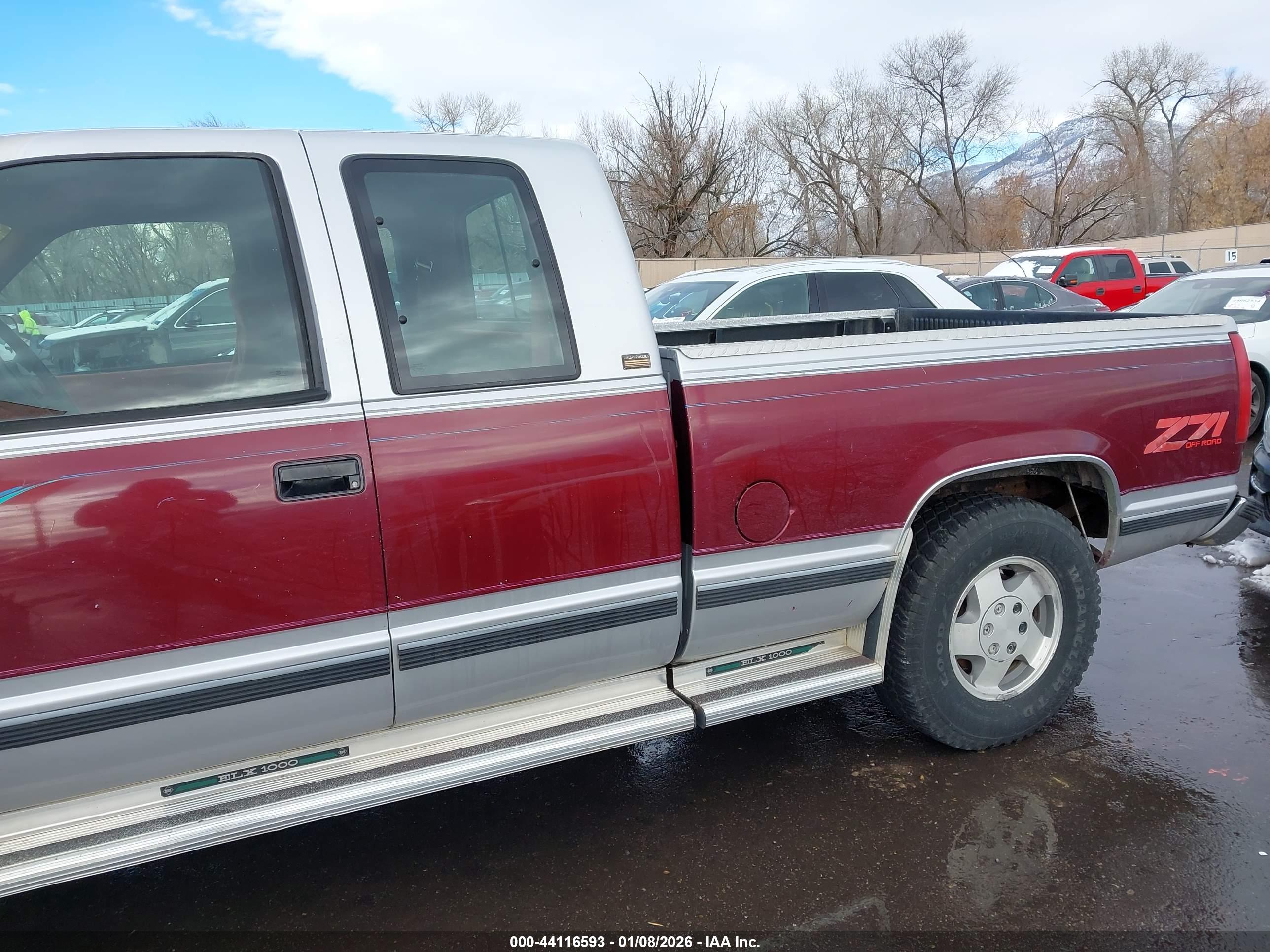 CHEVROLET GMT-400 image 6