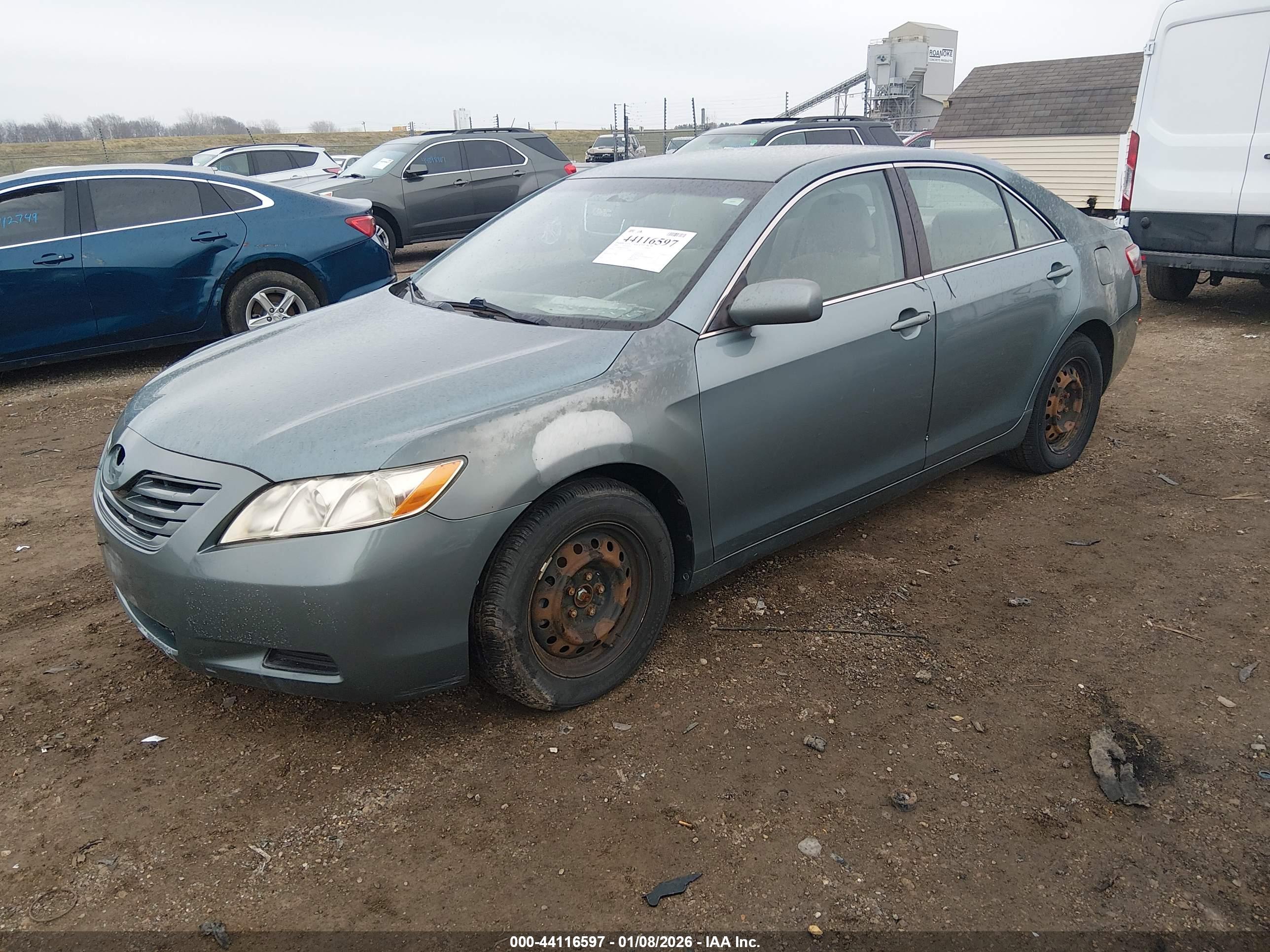 TOYOTA CAMRY image 2