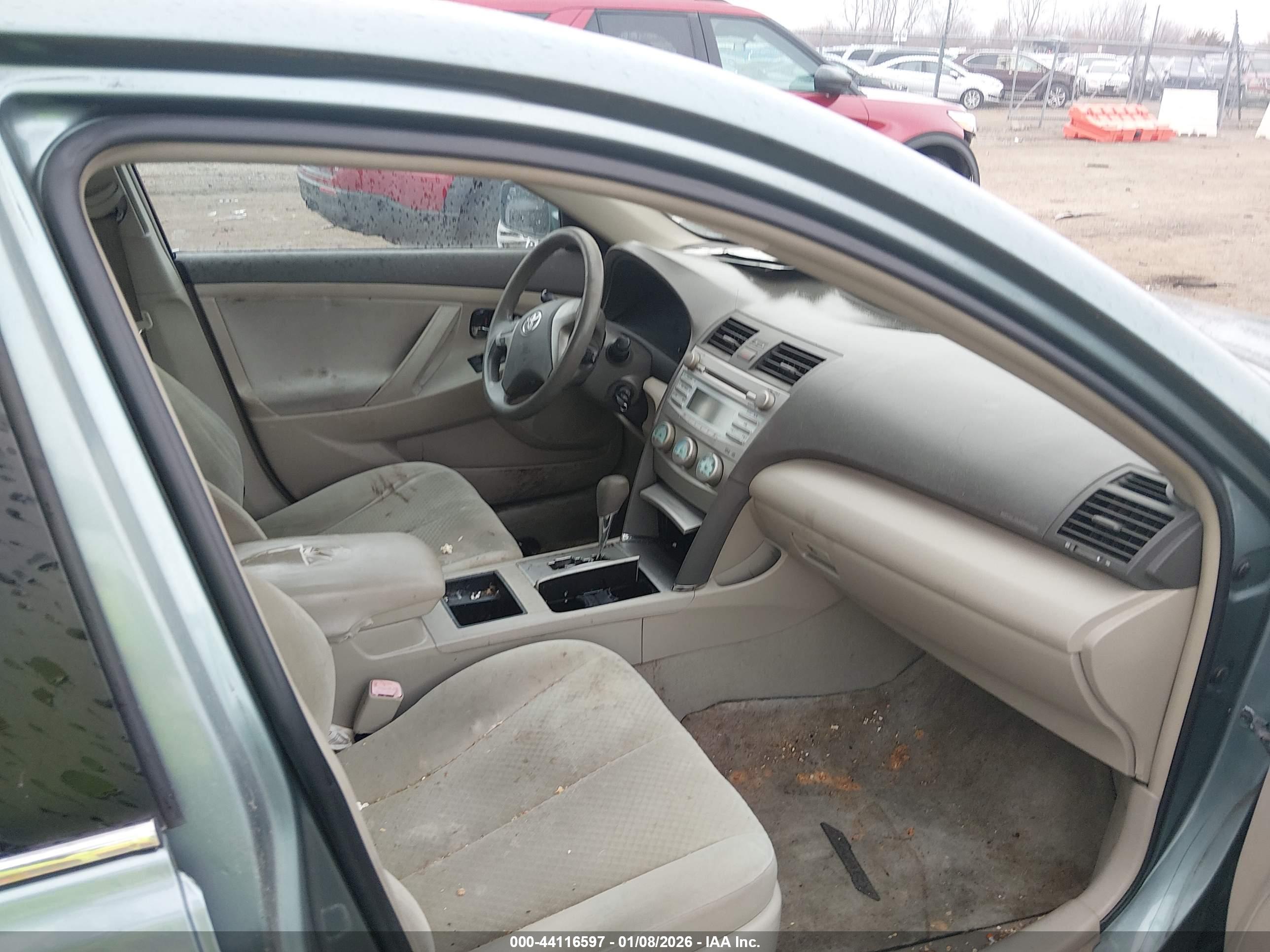TOYOTA CAMRY image 5