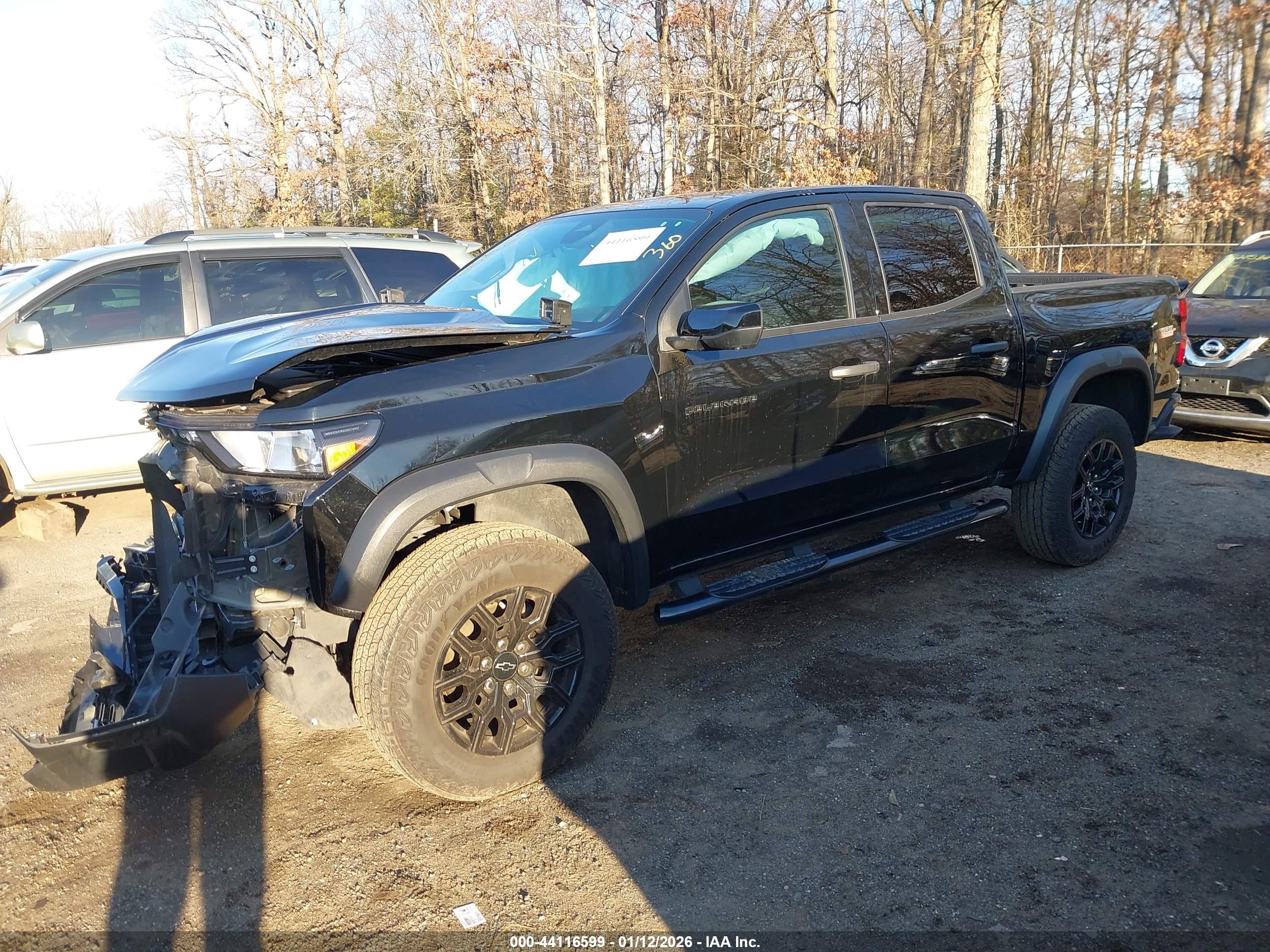 CHEVROLET COLORADO image 2