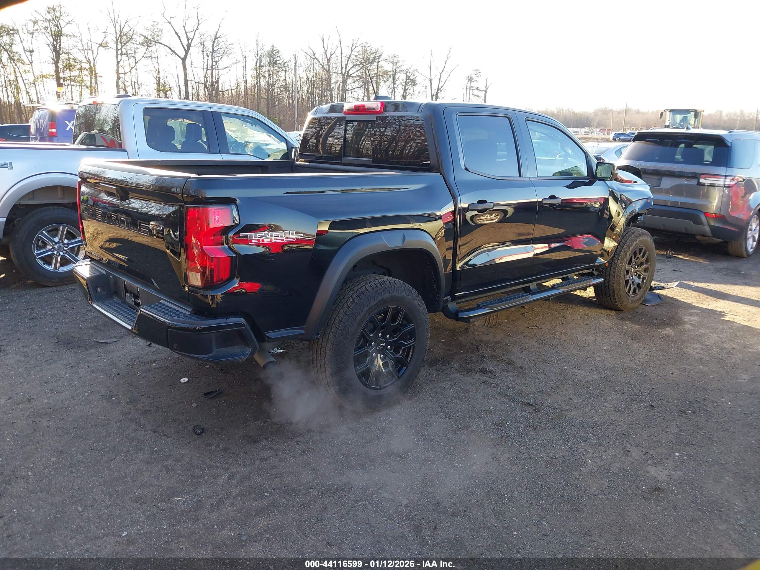 CHEVROLET COLORADO image 4