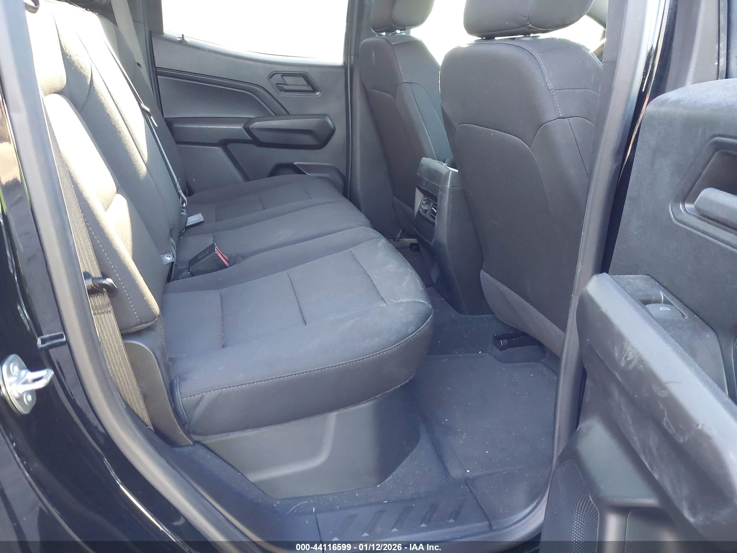 CHEVROLET COLORADO image 8