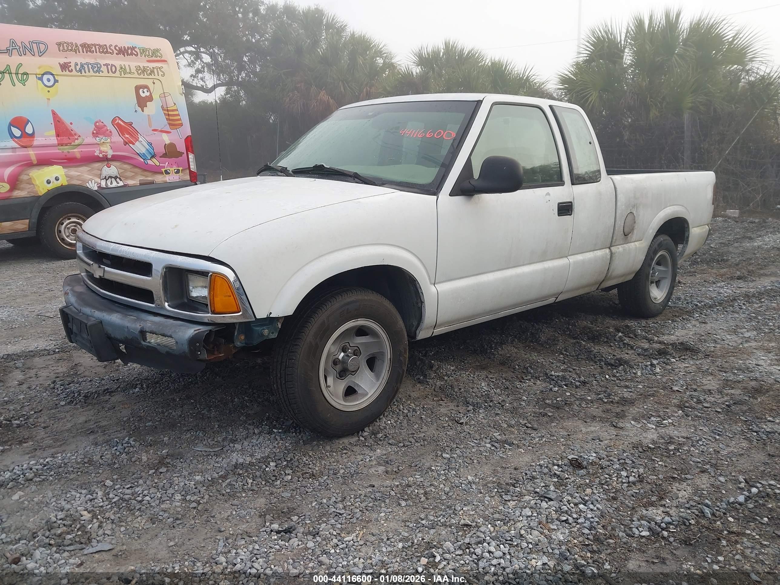 CHEVROLET S-10 image 2