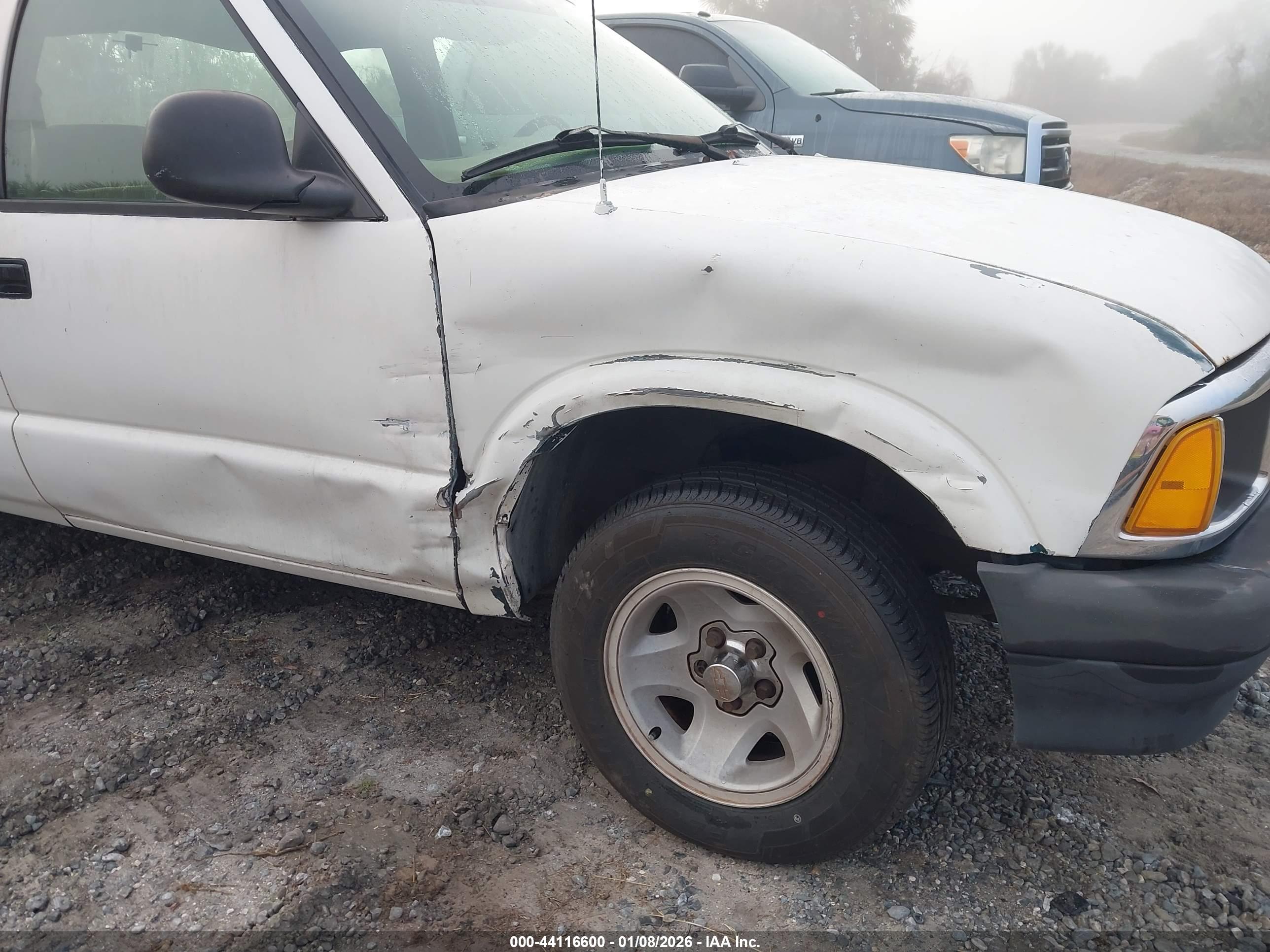 CHEVROLET S-10 image 6