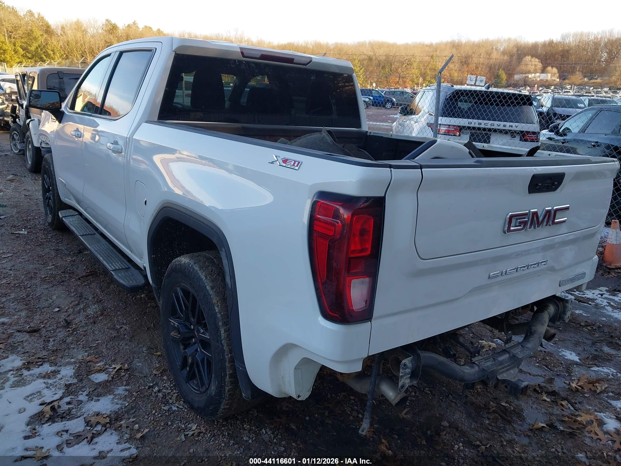 GMC SIERRA image 3