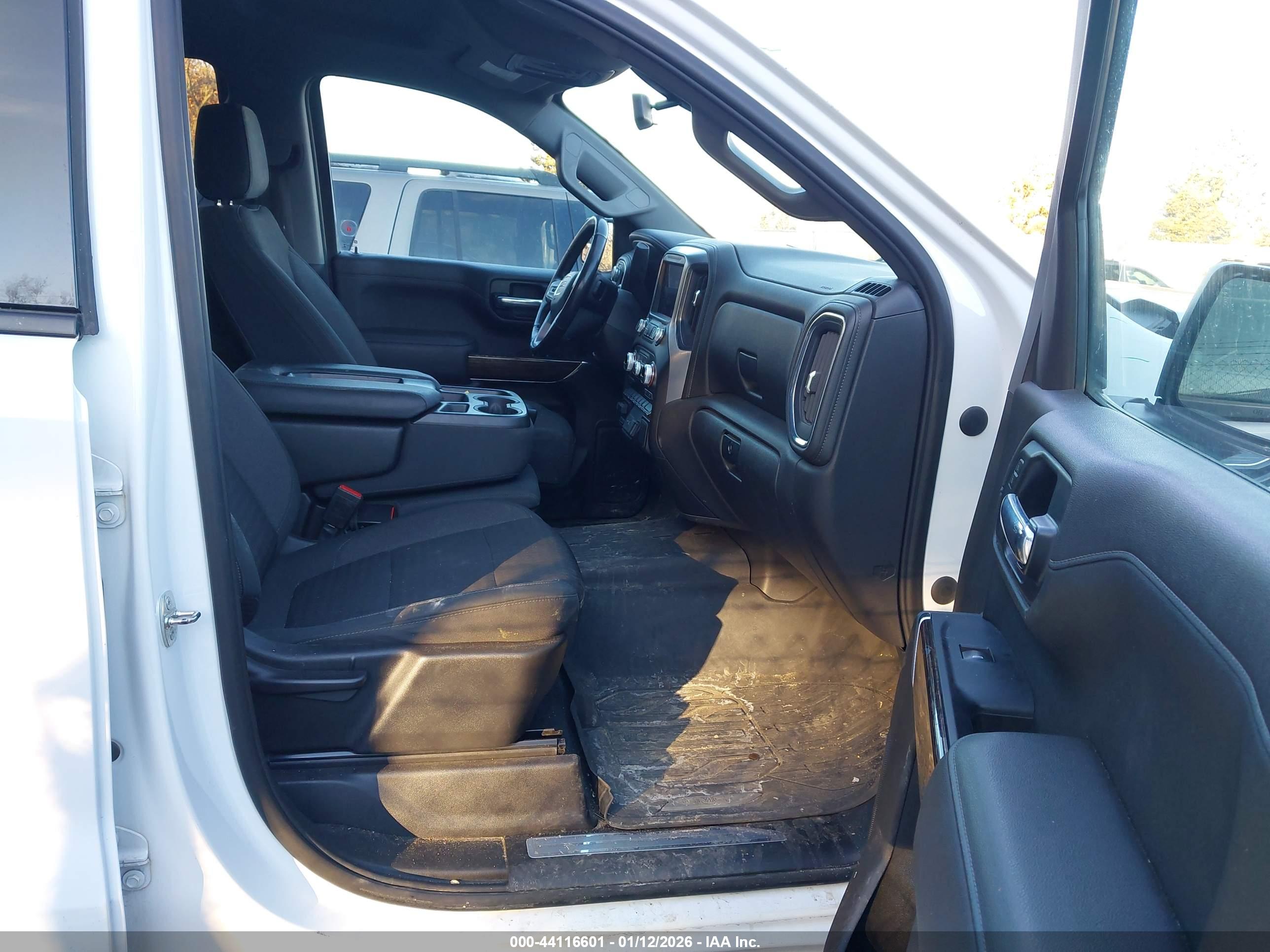 GMC SIERRA image 5