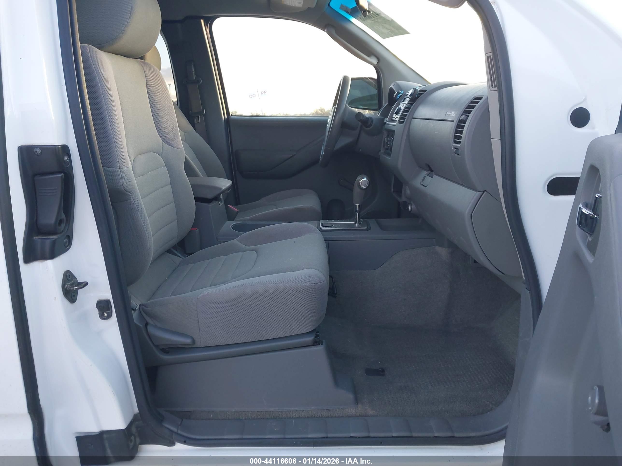 NISSAN FRONTIER image 5