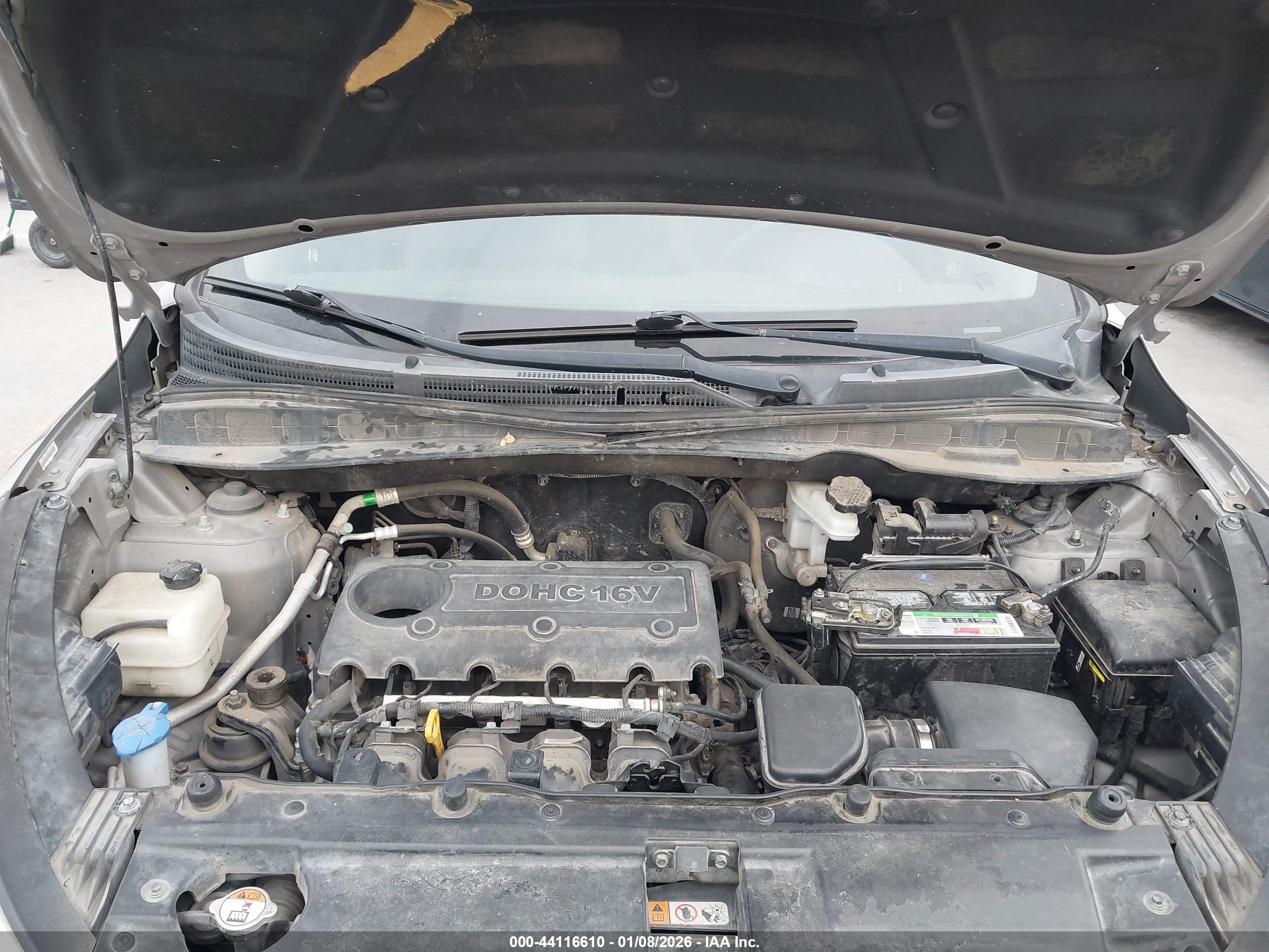 HYUNDAI TUCSON image 10