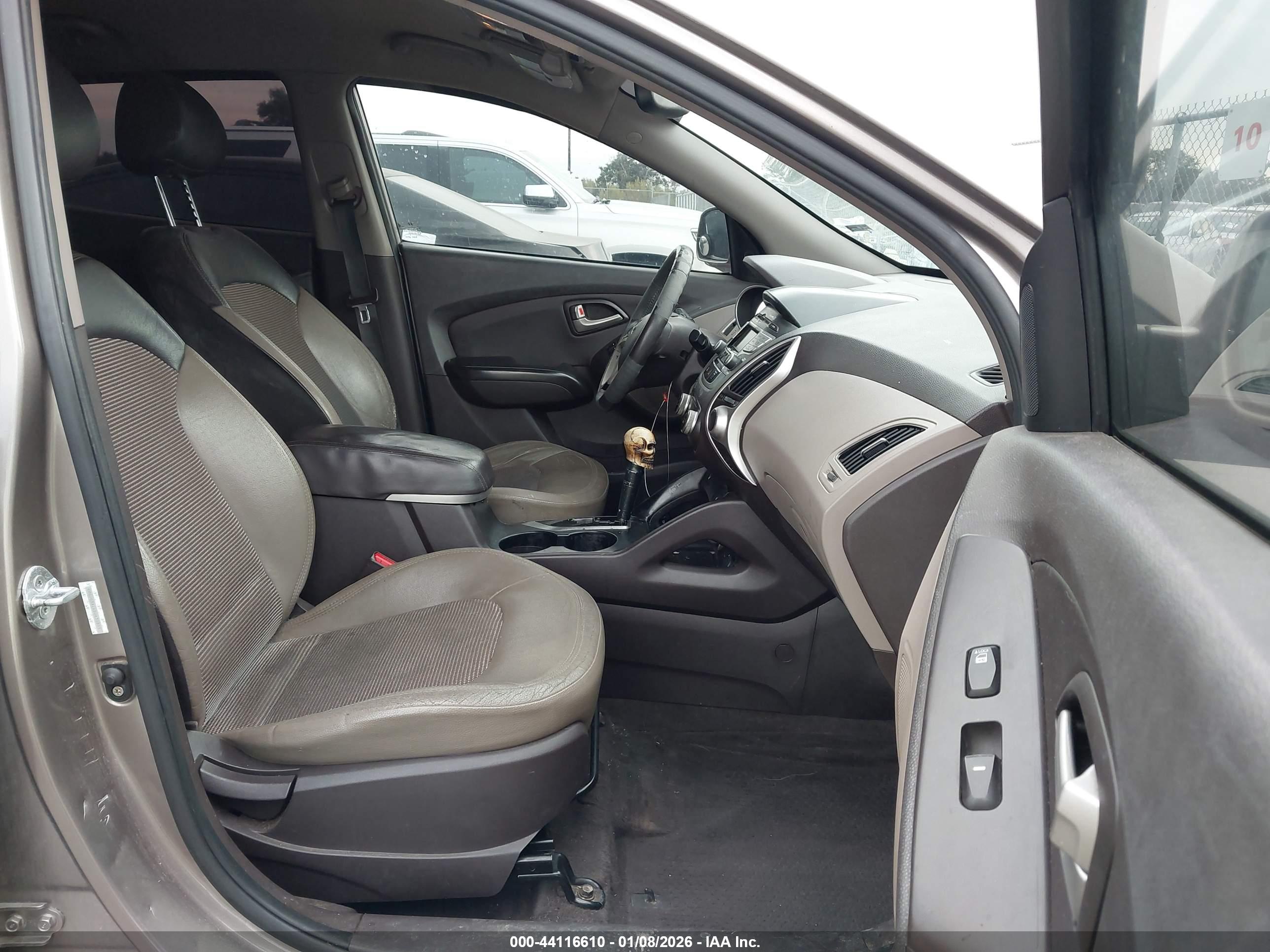 HYUNDAI TUCSON image 5