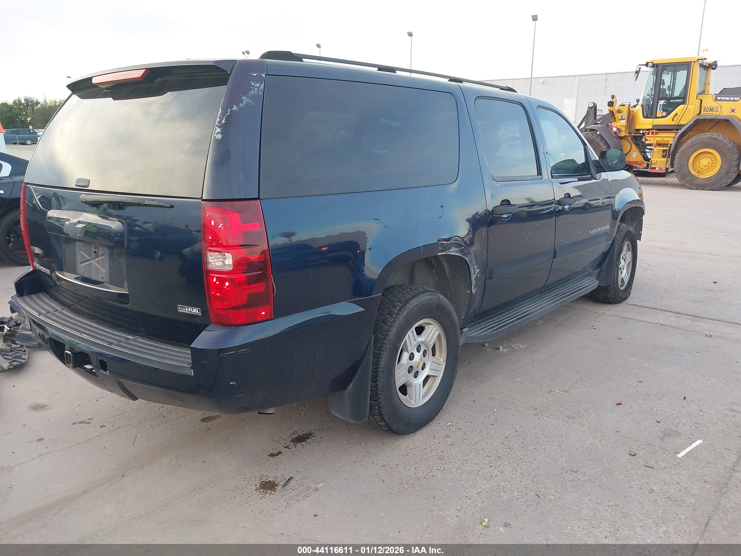 CHEVROLET SUBURBAN image 4