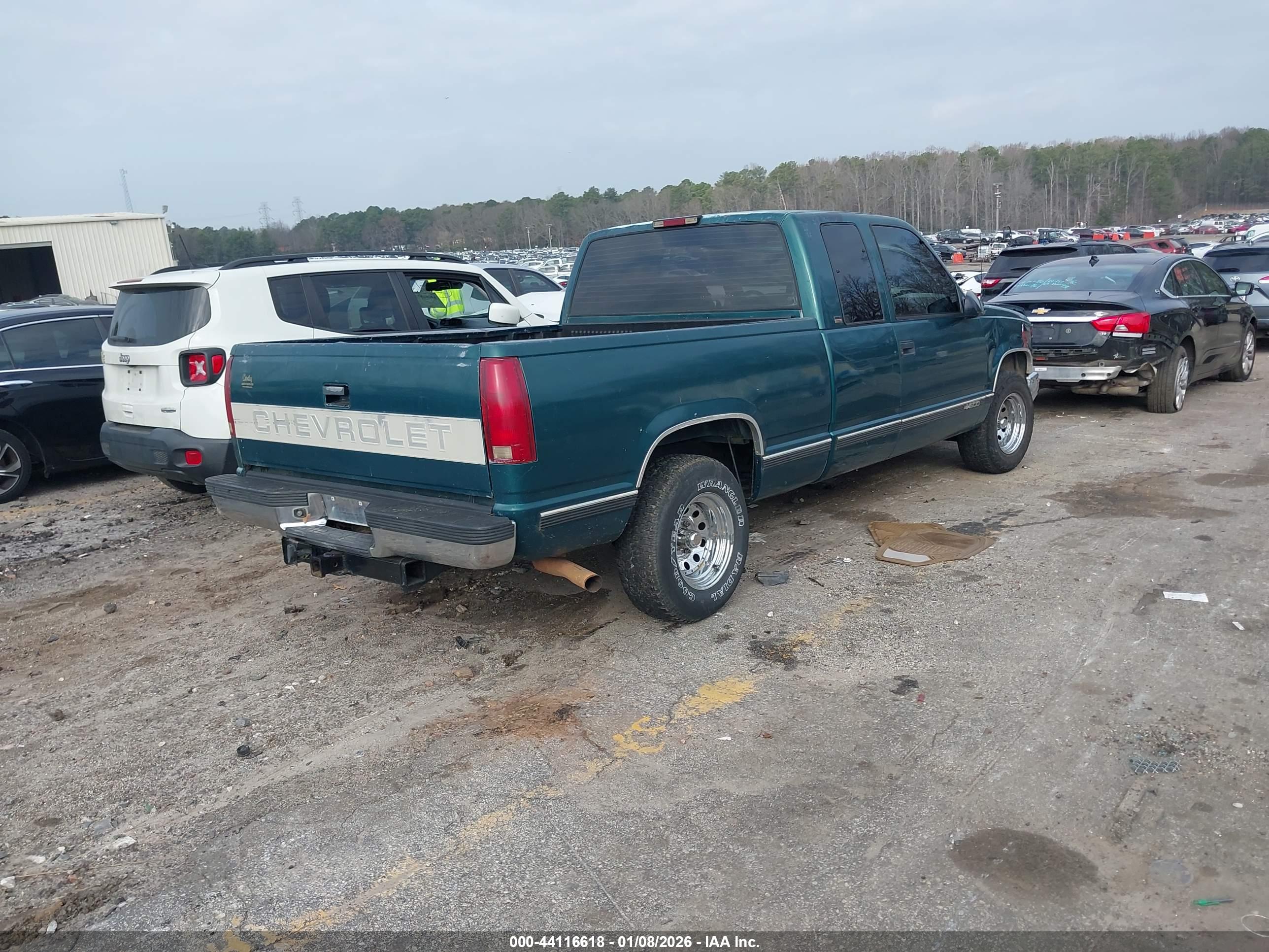 CHEVROLET GMT-400 image 4