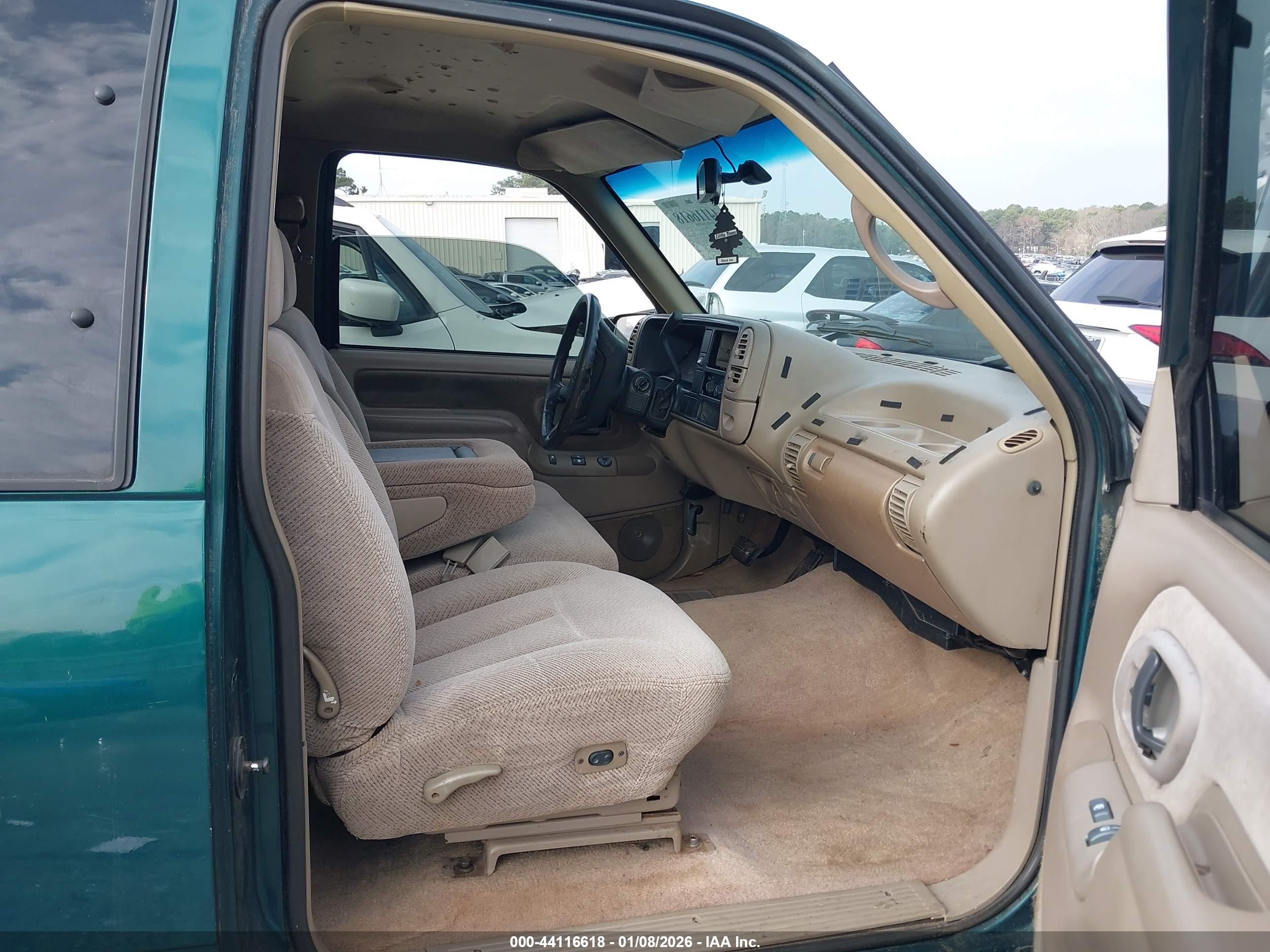 CHEVROLET GMT-400 image 5