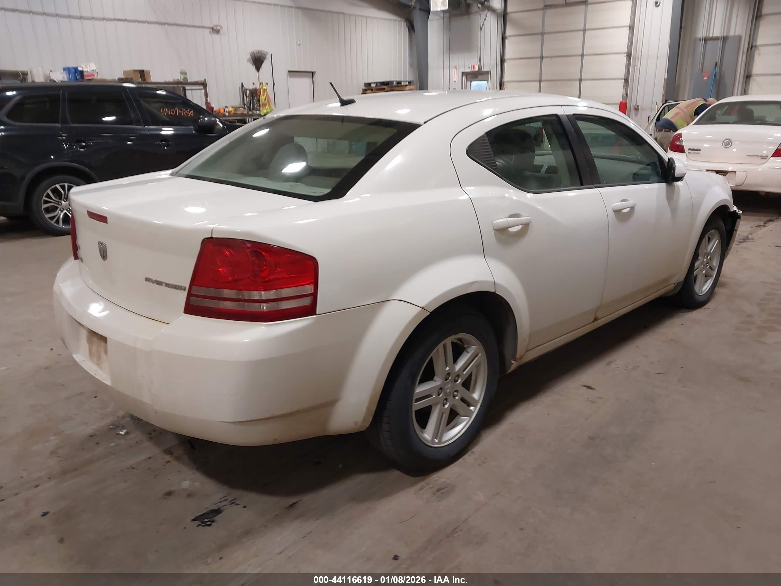 DODGE AVENGER image 4