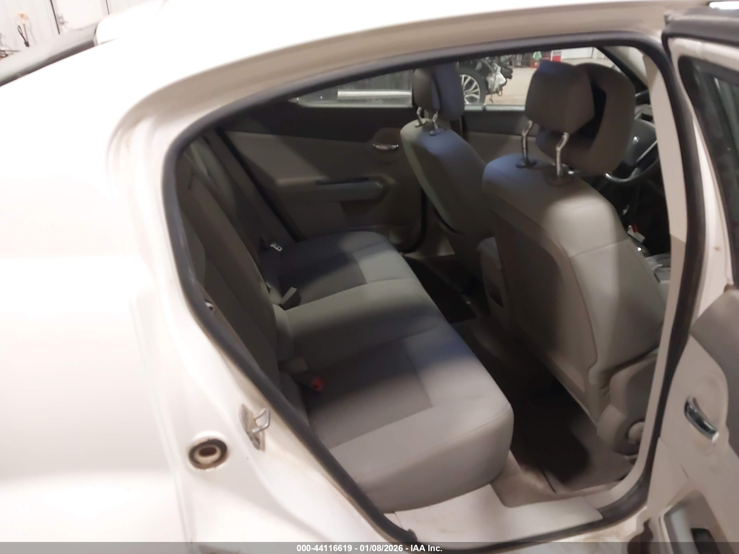 DODGE AVENGER image 8