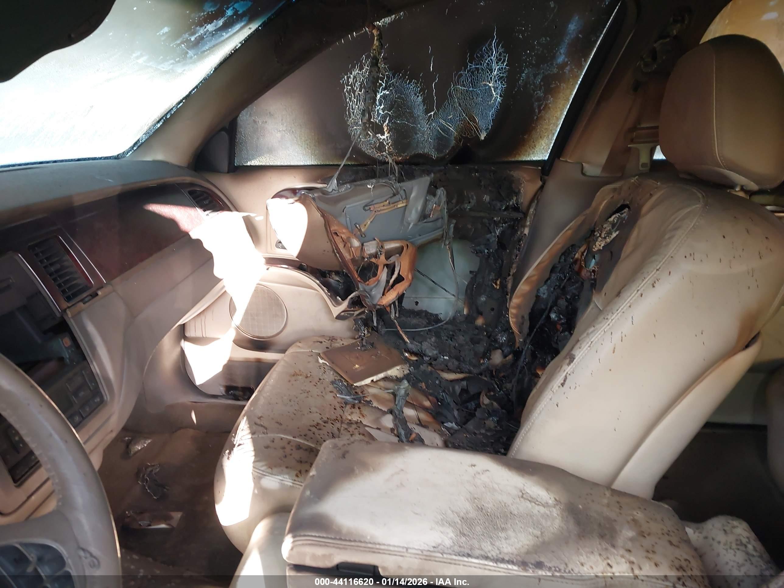 LINCOLN TOWN image 6