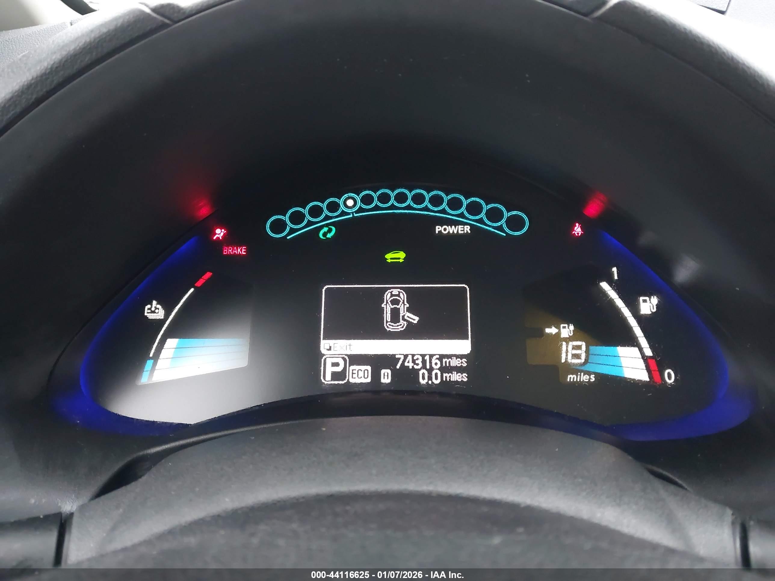 NISSAN LEAF image 7