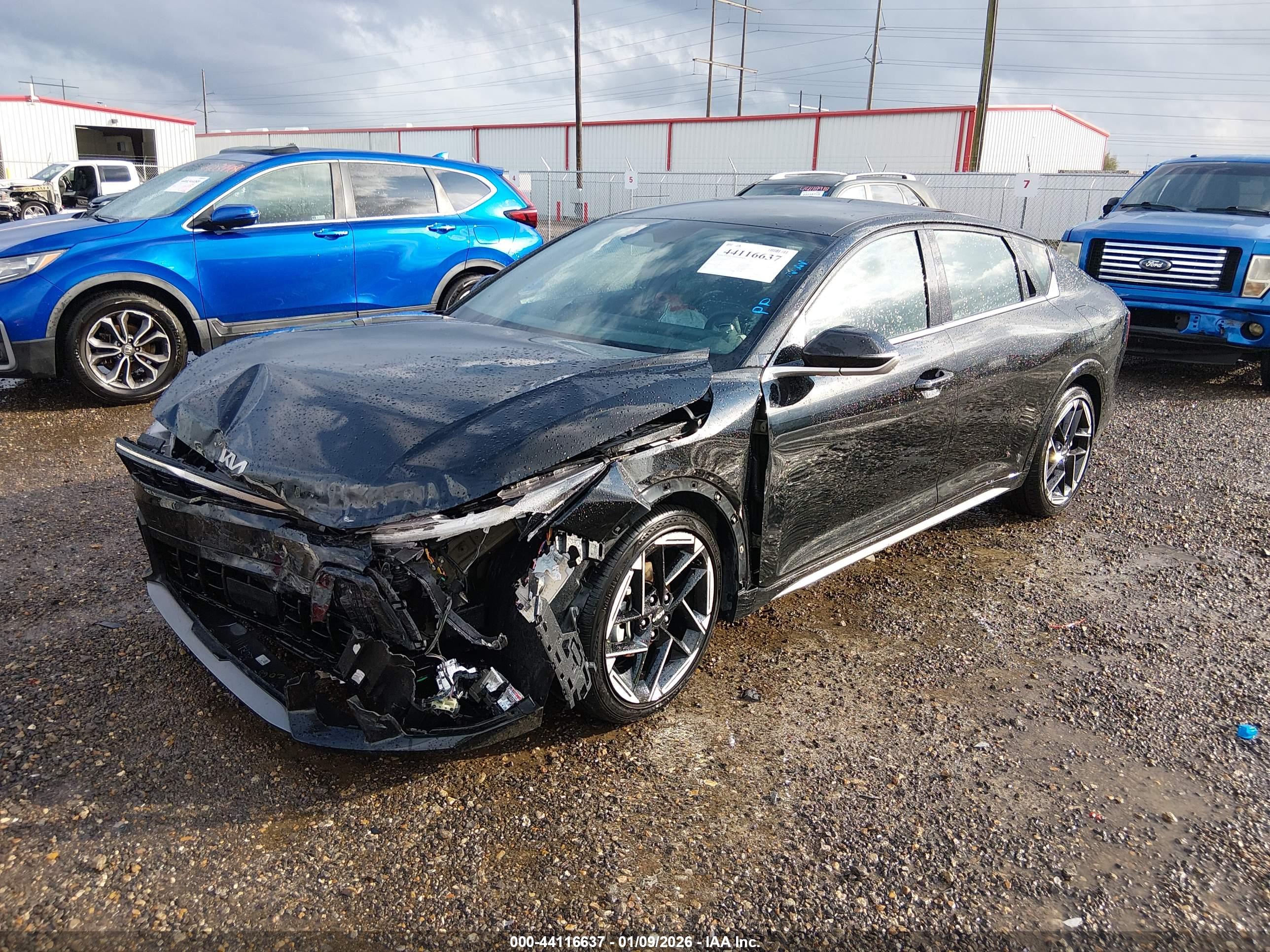 KIA K4 image 2